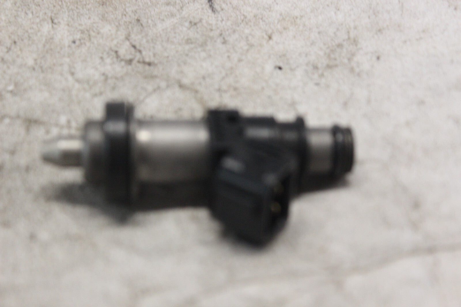 FUEL INJECTOR 15710-24F00 2002 SUZUKI HAYABUSA GSX1300R