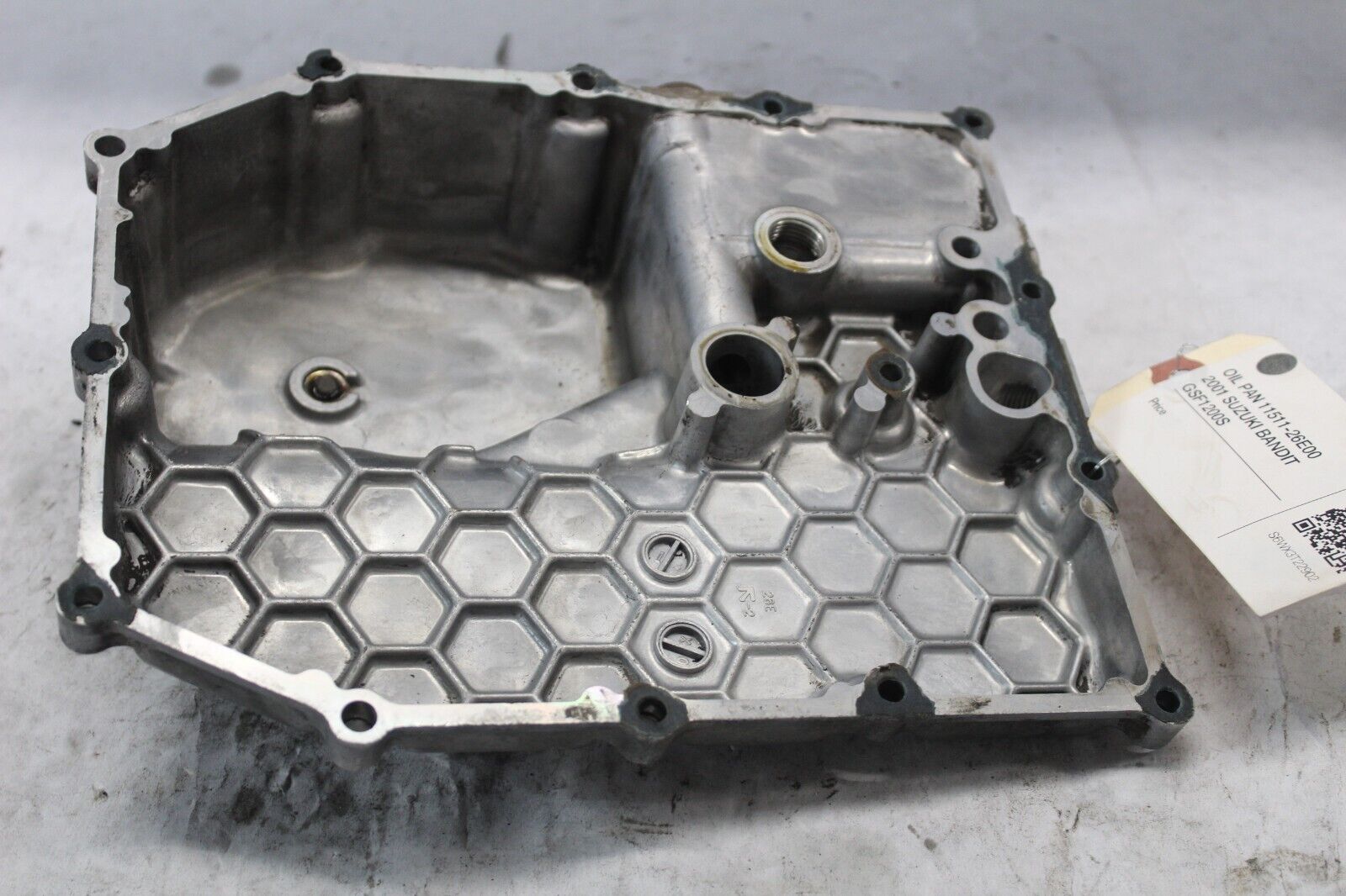OIL PAN 11511-26E00 2001 SUZUKI BANDIT GSF1200S