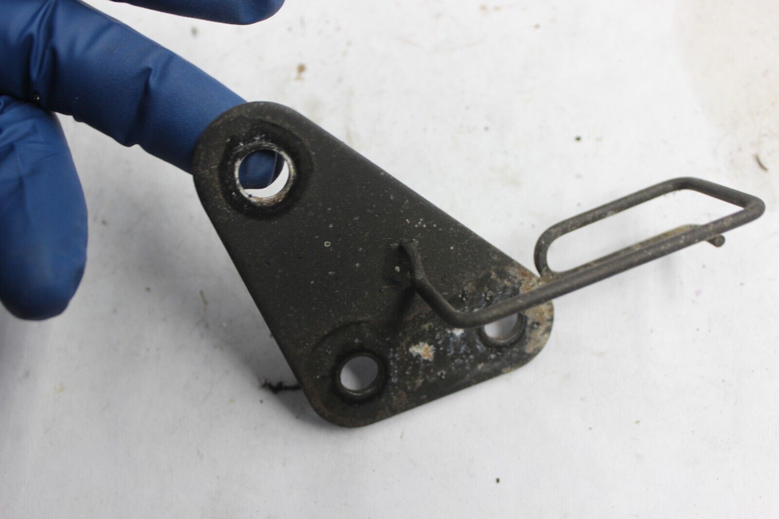 REAR UPPER RIGHT ENGINE BRACKET 32029-1948 1996 KAWASAKI VN800