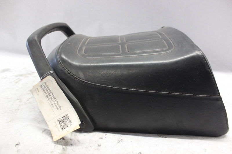 PASSENGER SEAT PILLION 1982 HONDA SILVERWING GL500 77300-MA1-730