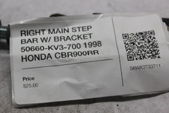 RIGHT MAIN STEP BAR W/ BRACKET 50660-KV3-700 1998 HONDA CBR900RR
