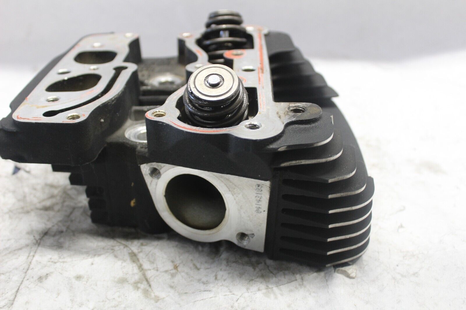 REAR CYLINDER HEAD 16724-05,16725-99 2005 SOFTAIL DELUXE FLSTNI