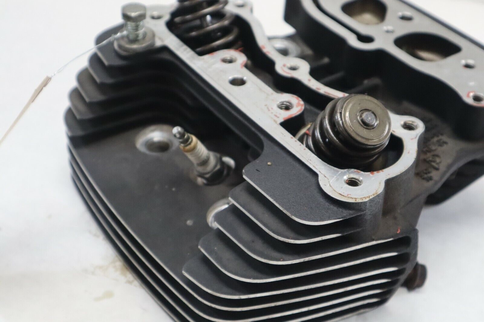 OEM Harley Davidson REAR Cylinder Head 2005 Road King Blk/Red 16725-99