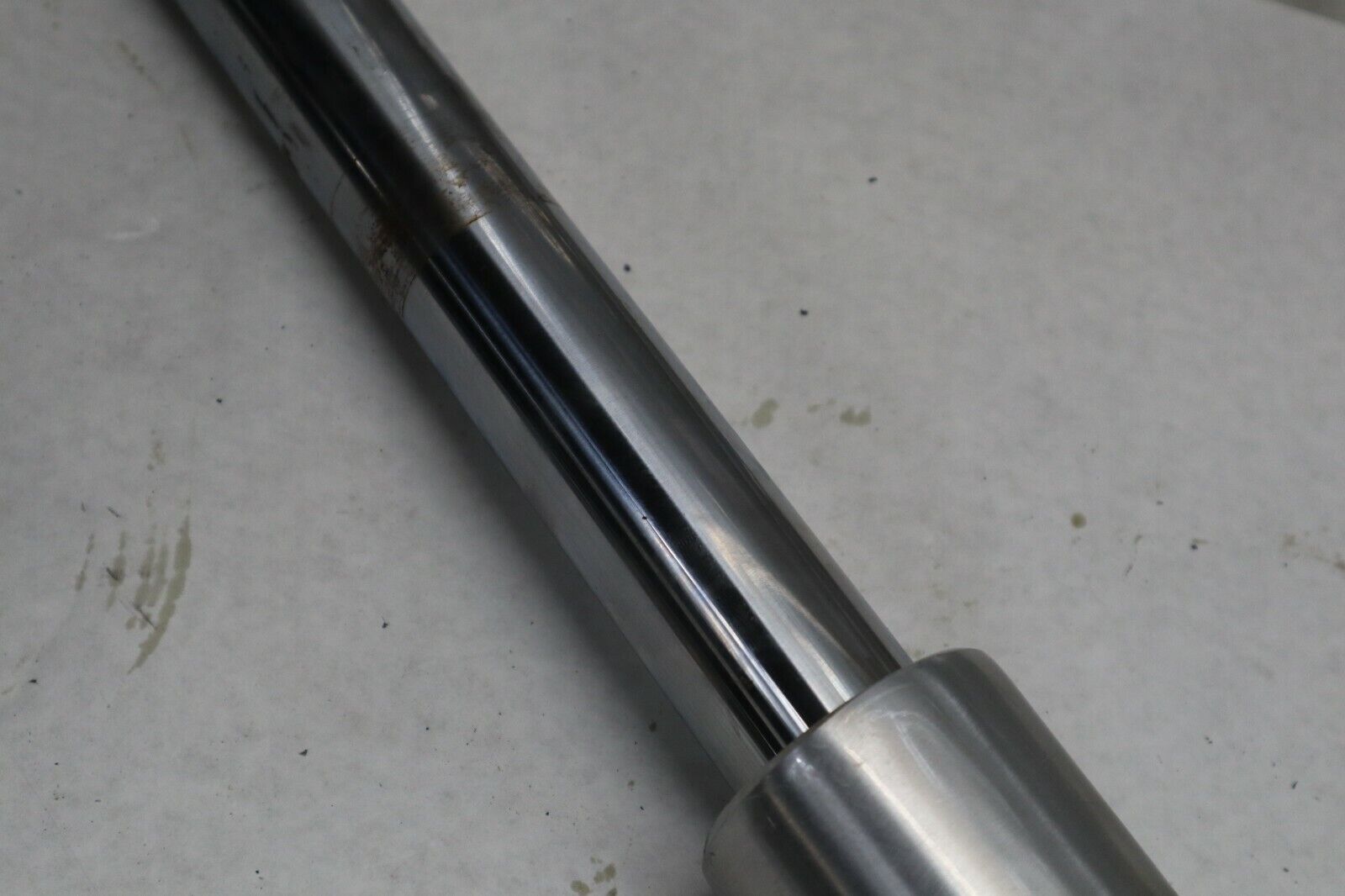 OEM Harley Davidson RIGHT Fork Suspension 2005 Road King Blk/Red 46497-02