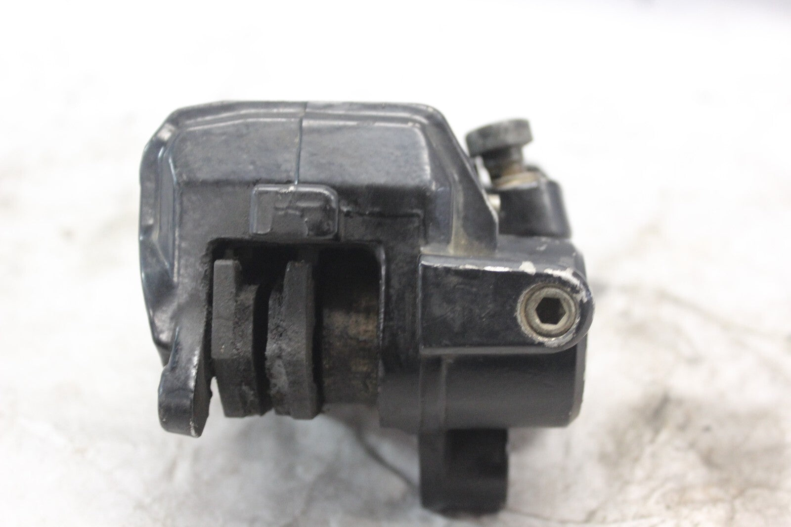 RIGHT FRONT CALIPER 45201-MA3-006 1982 HONDA GL500I SILVERWING
