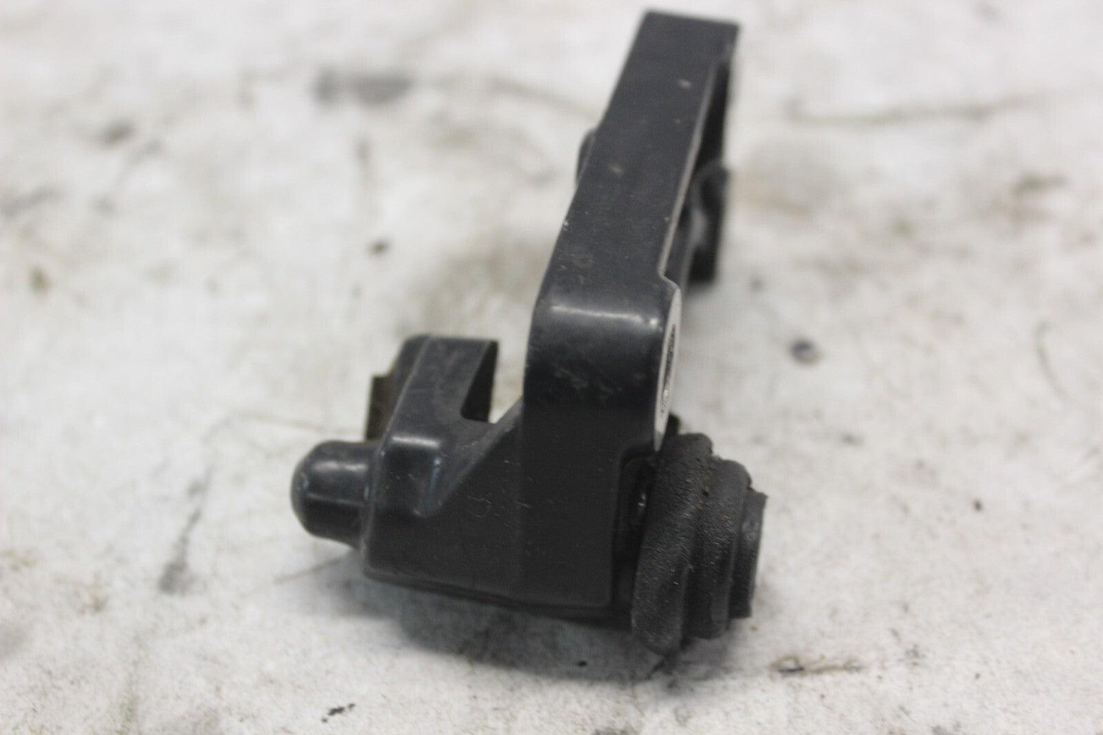 RIGHT CALIPER BRACKET 45210-443-763 1982 HONDA GL500I SILVERWING