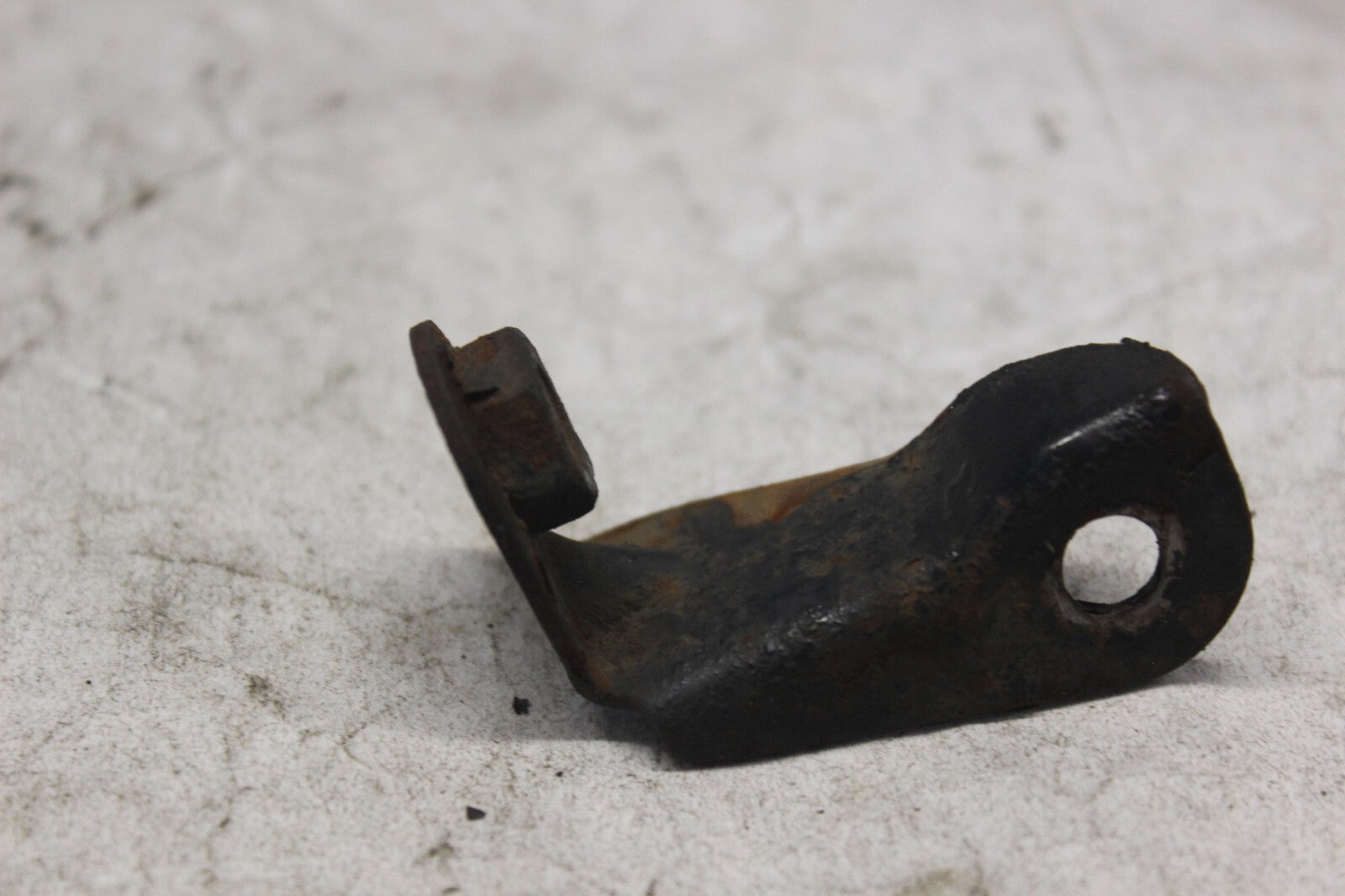 LEFT LOWER COWL STAY 64391-463-770 1982 HONDA GOLDWING GL1100A