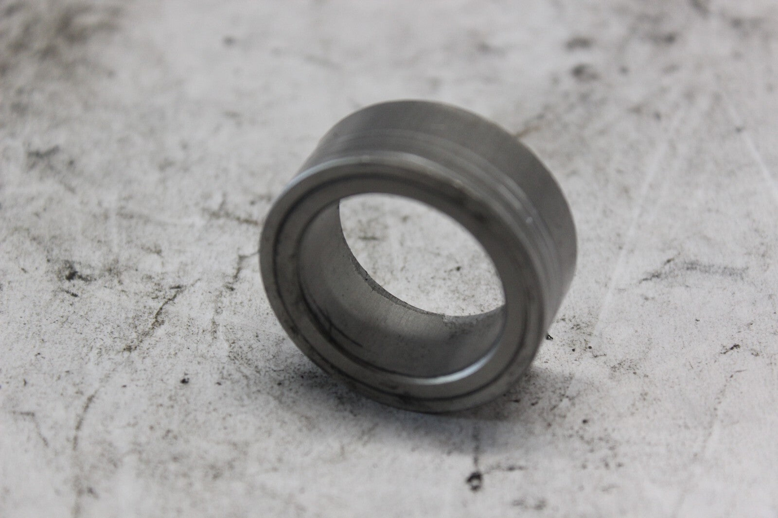 REAR AXLE LEFT SPACER 64751-40F00 2002 SUZUKI GSX-R1000