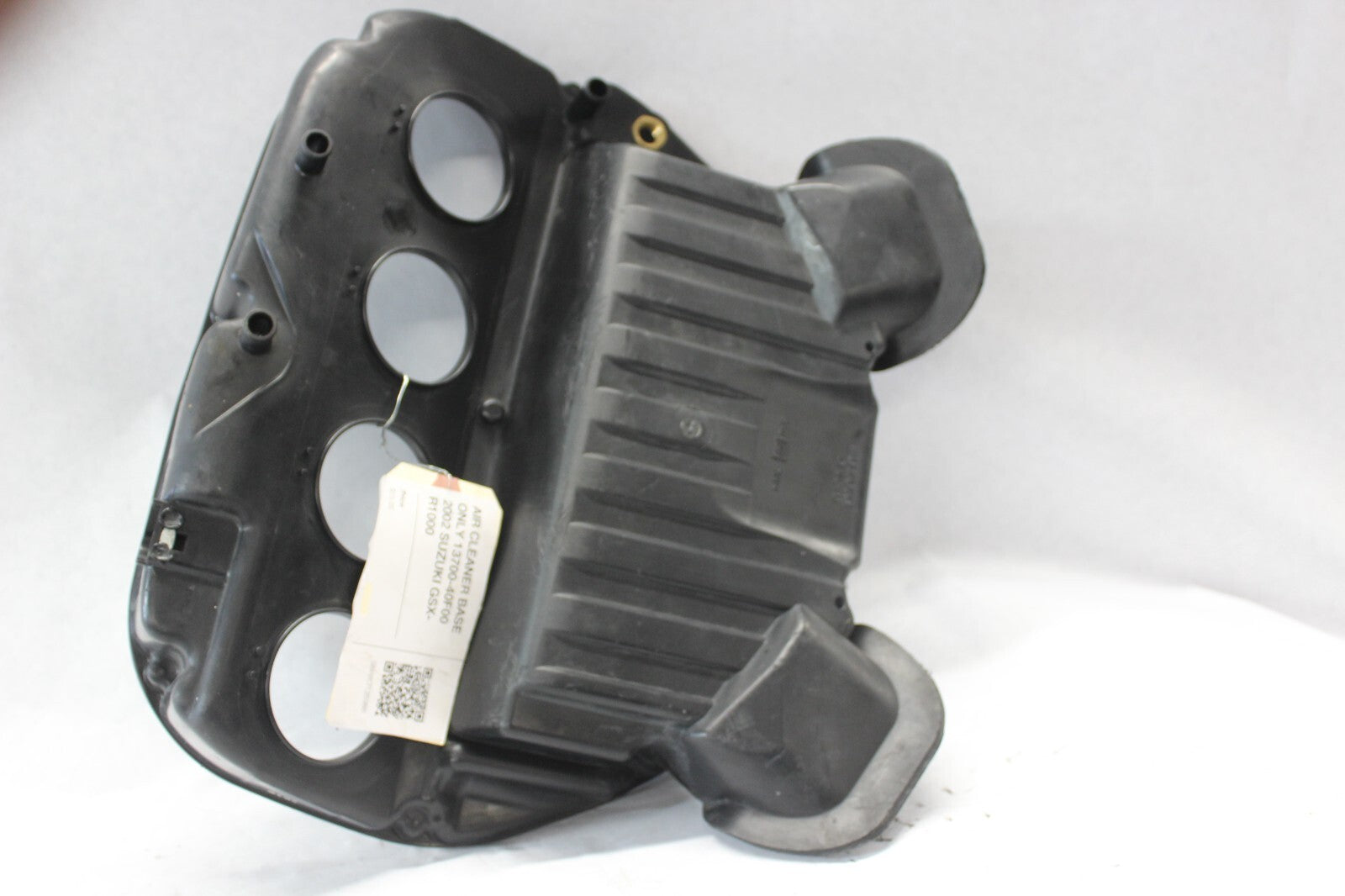 AIR CLEANER BASE ONLY 13700-40F00 2002 SUZUKI GSX-R1000