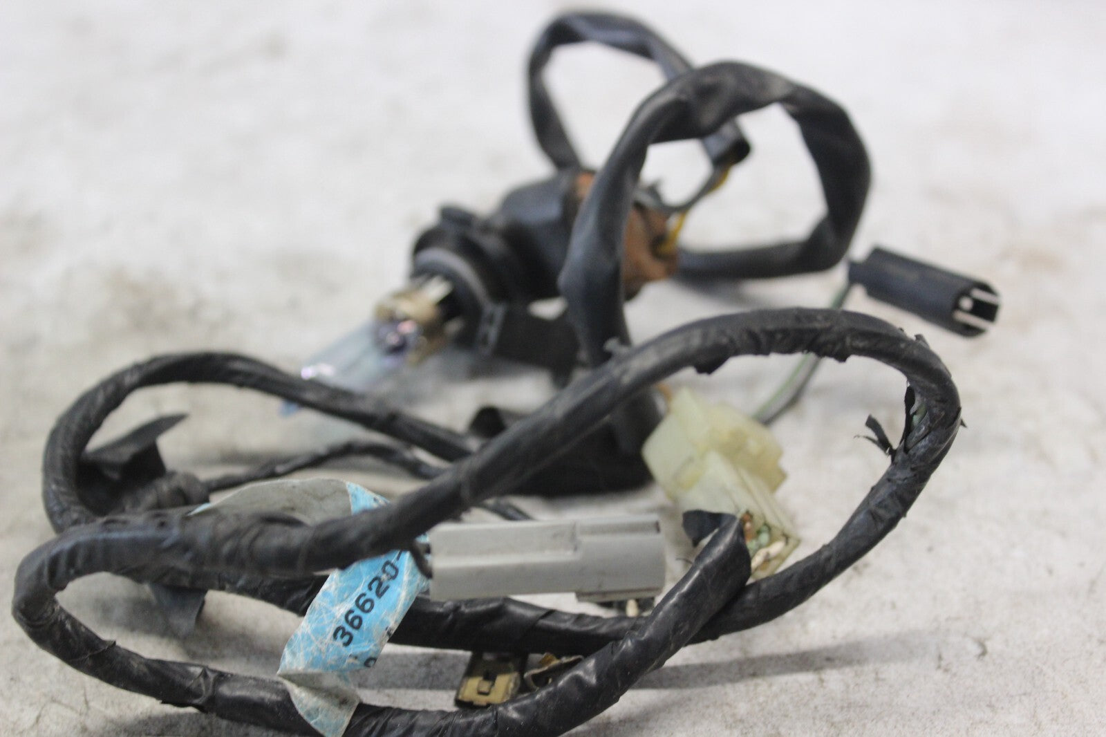 WIRING HARNESS 2 HEADLIGHT HARNESS 36620-24F10 2002 SUZUKI HAYABUSA GSX1300R