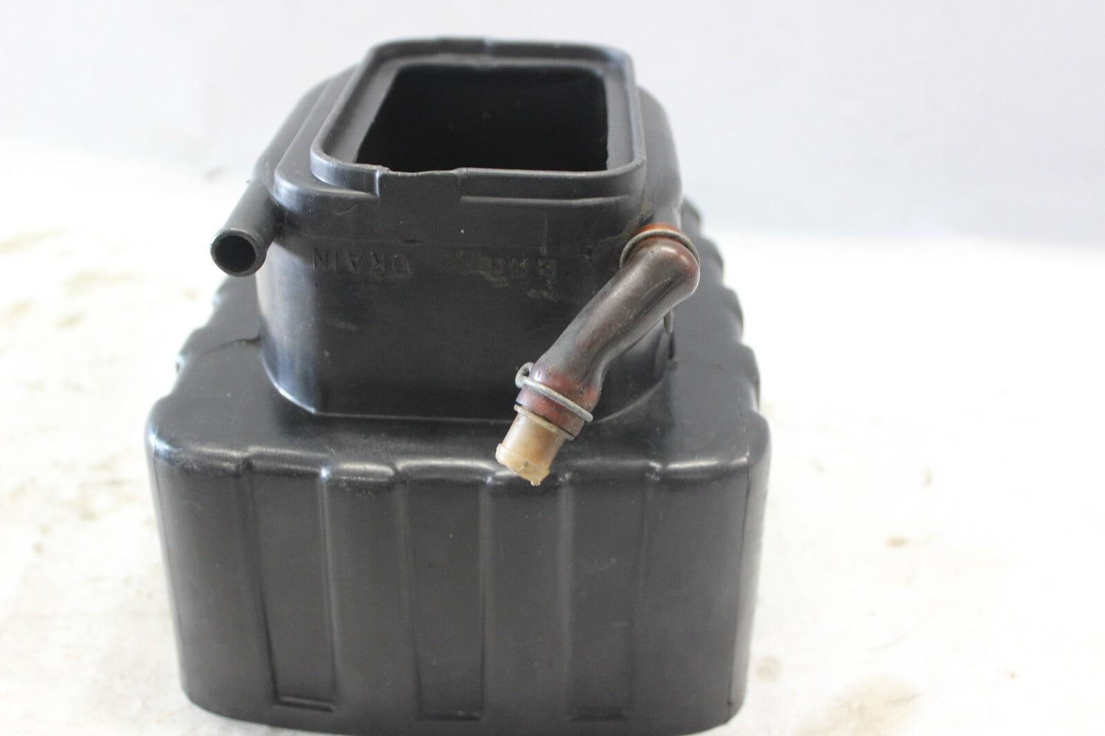 AIR CLEANER HOUSING 17212-463-000 1982 HONDA GOLDWING GL1100A