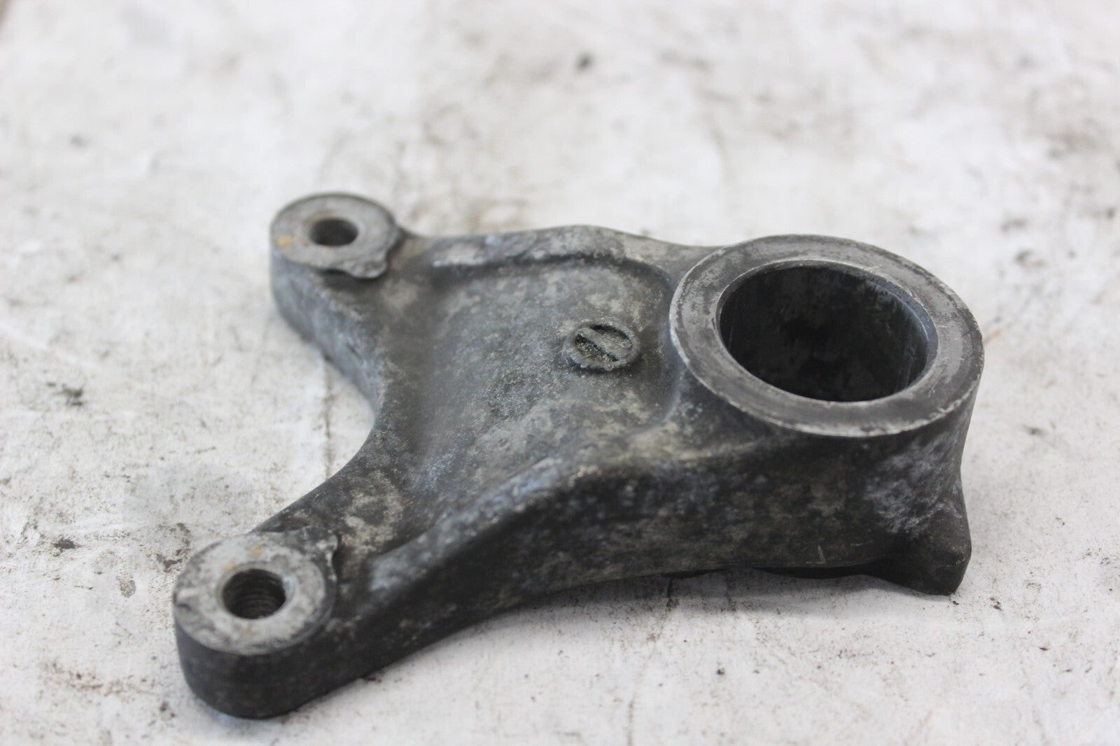 REAR CALIPER BRACKET 69721-40F00 2002 SUZUKI GSX-R1000