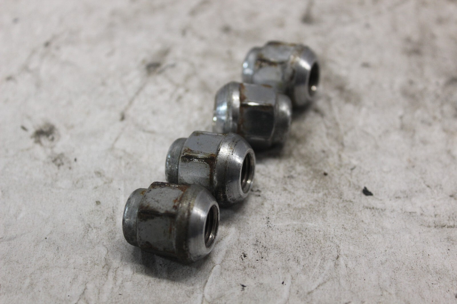 WHEEL NUT 4PCS 90304-SF0-751 2002 HONDA VFR800 INTERCEPTOR