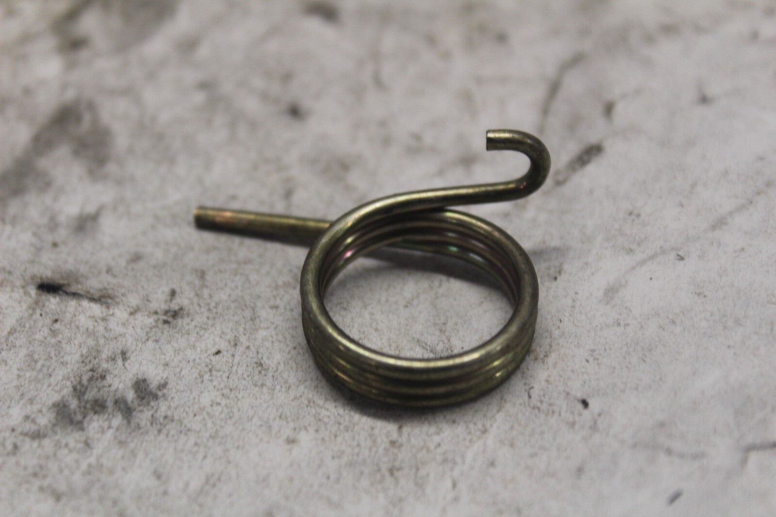 RIGHT SEAT LOCK SPRING B 77226-MA1-000 1982 HONDA GL500I SILVERWING