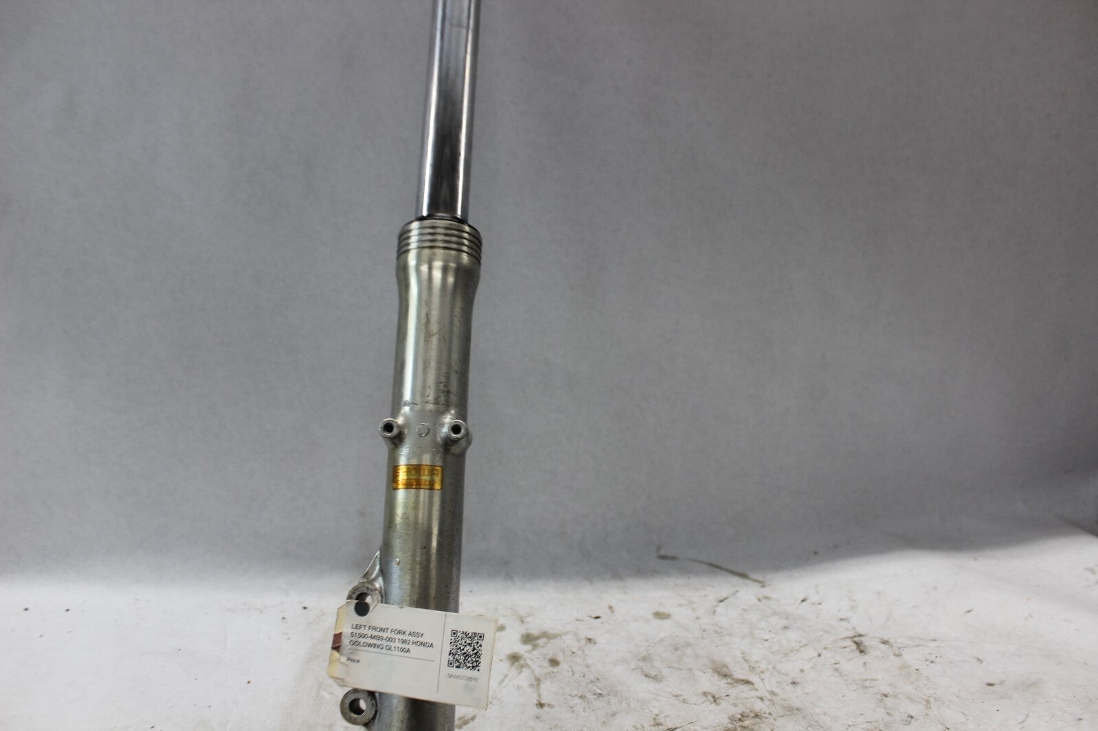 LEFT FRONT FORK ASSY 51500-MB9-003 1982 HONDA GOLDWING GL1100A