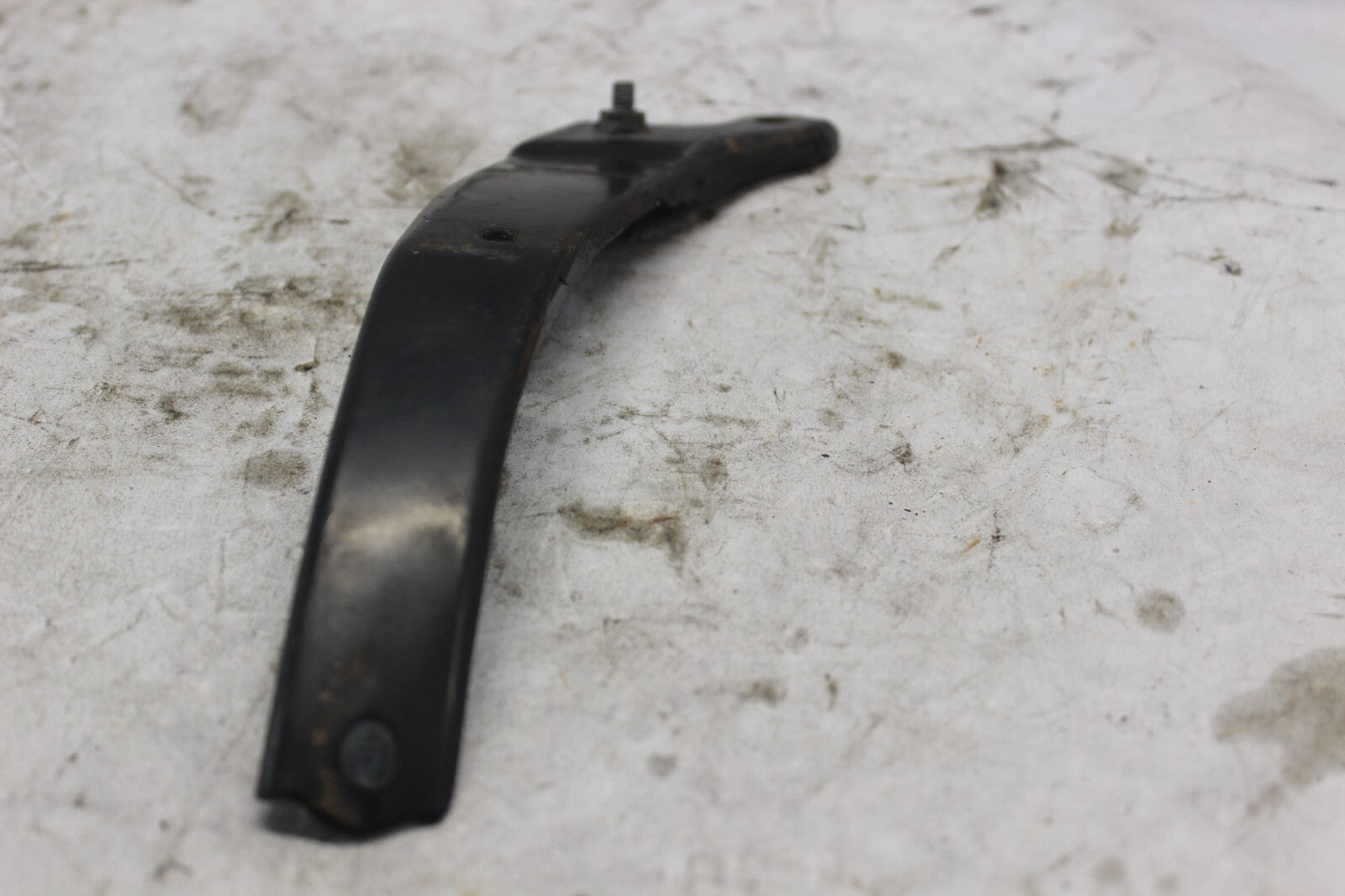 LEFT FRONT COWL STAY 64514-MB9-770 1982 HONDA GOLDWING GL1100A