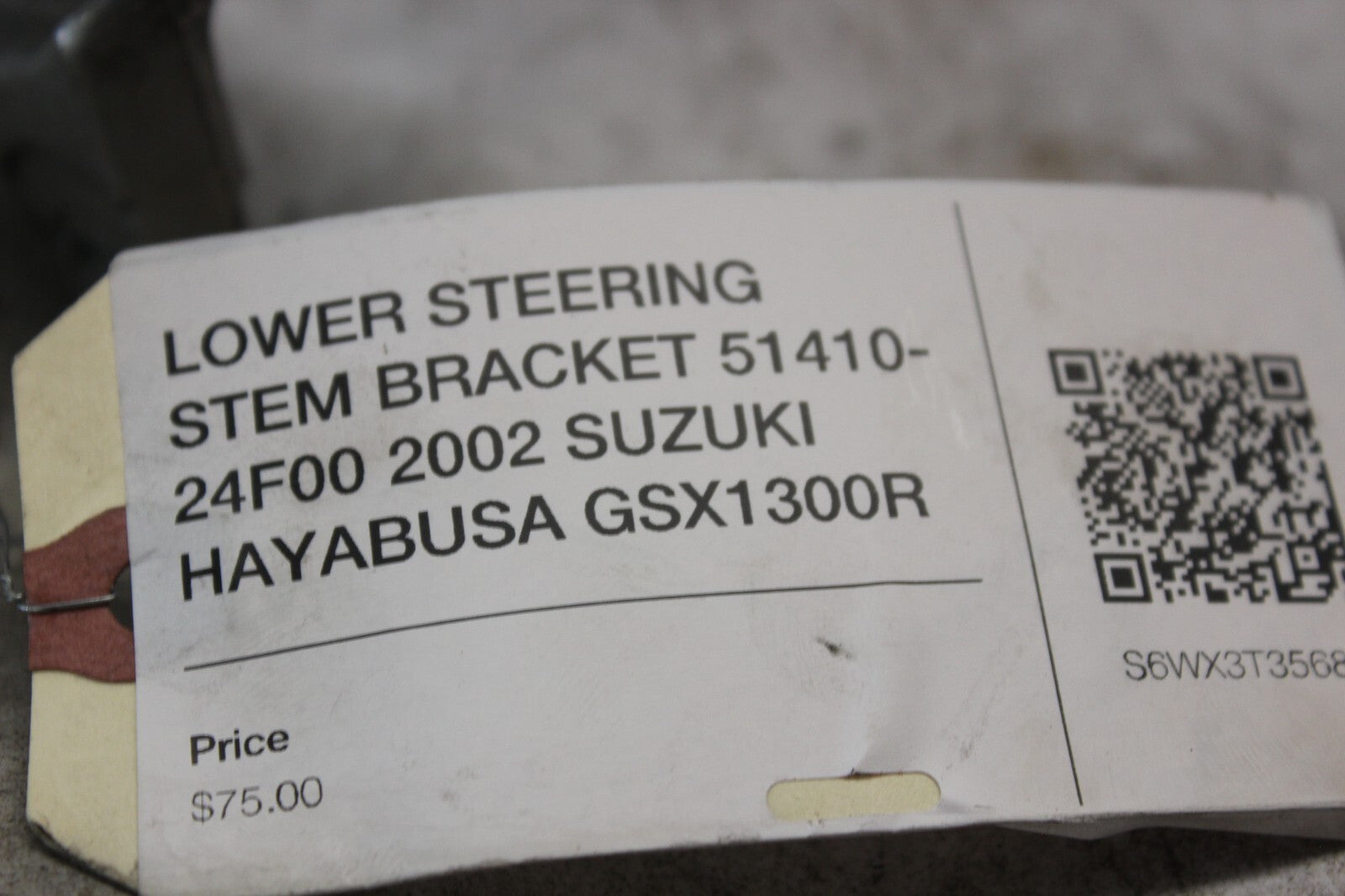 LOWER STEERING STEM BRACKET 51410-24F00 2002 SUZUKI HAYABUSA GSX1300R
