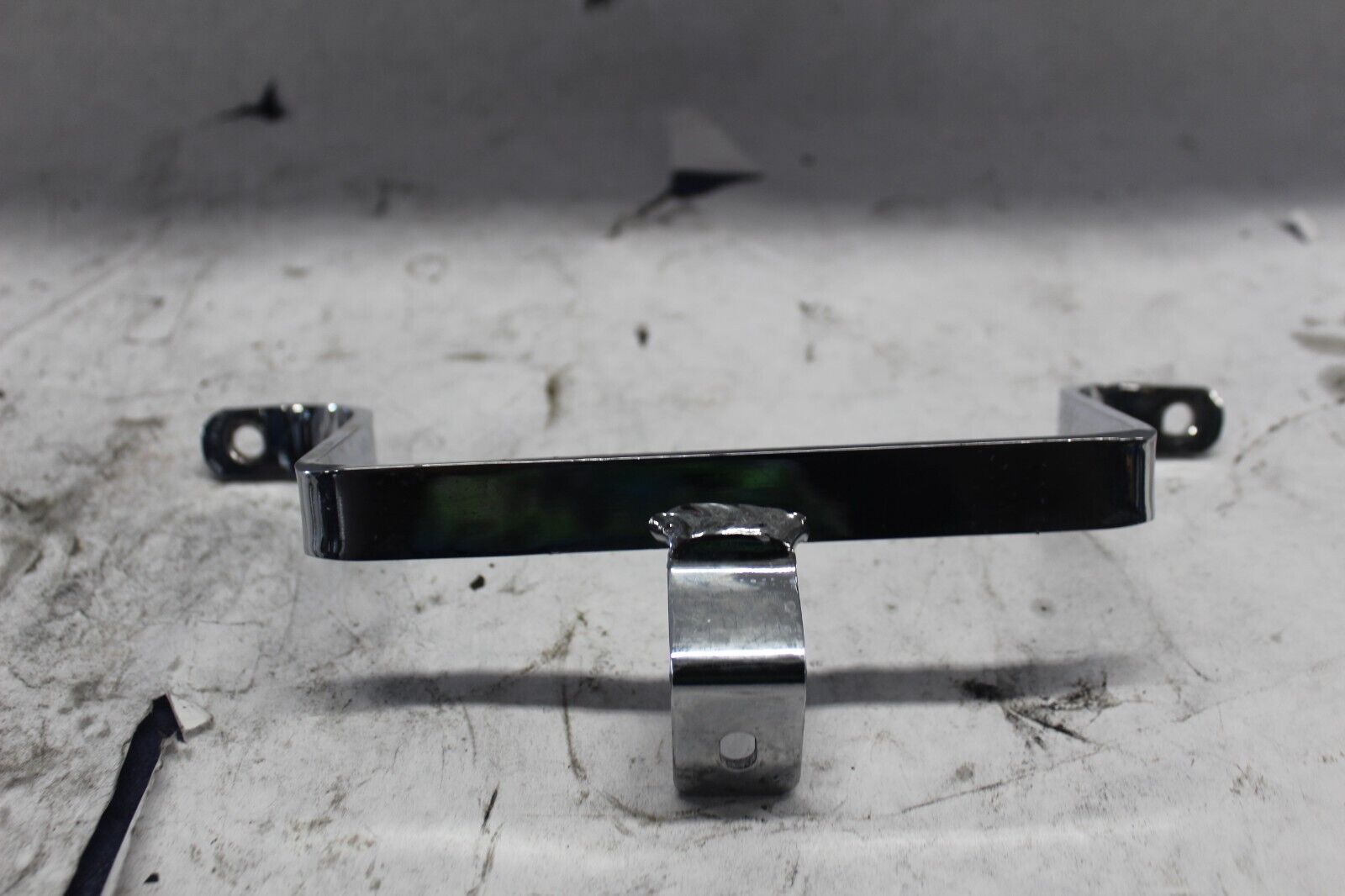 Saddlebag To Fender Support Bracket 91140-98 2005 ROAD KING CUSTOM FLHRSI