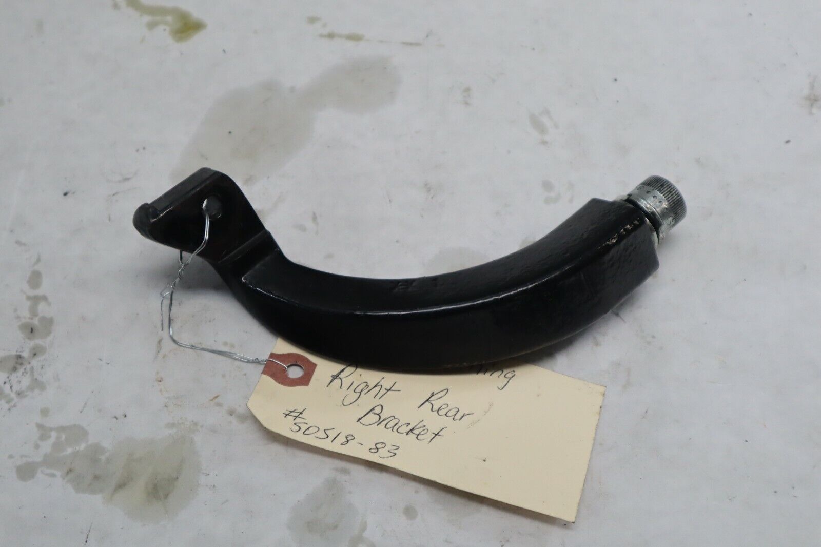 OEM Harley Davidson Driver Footboard Bracket Right Rear 2005 Road King Blk/Red