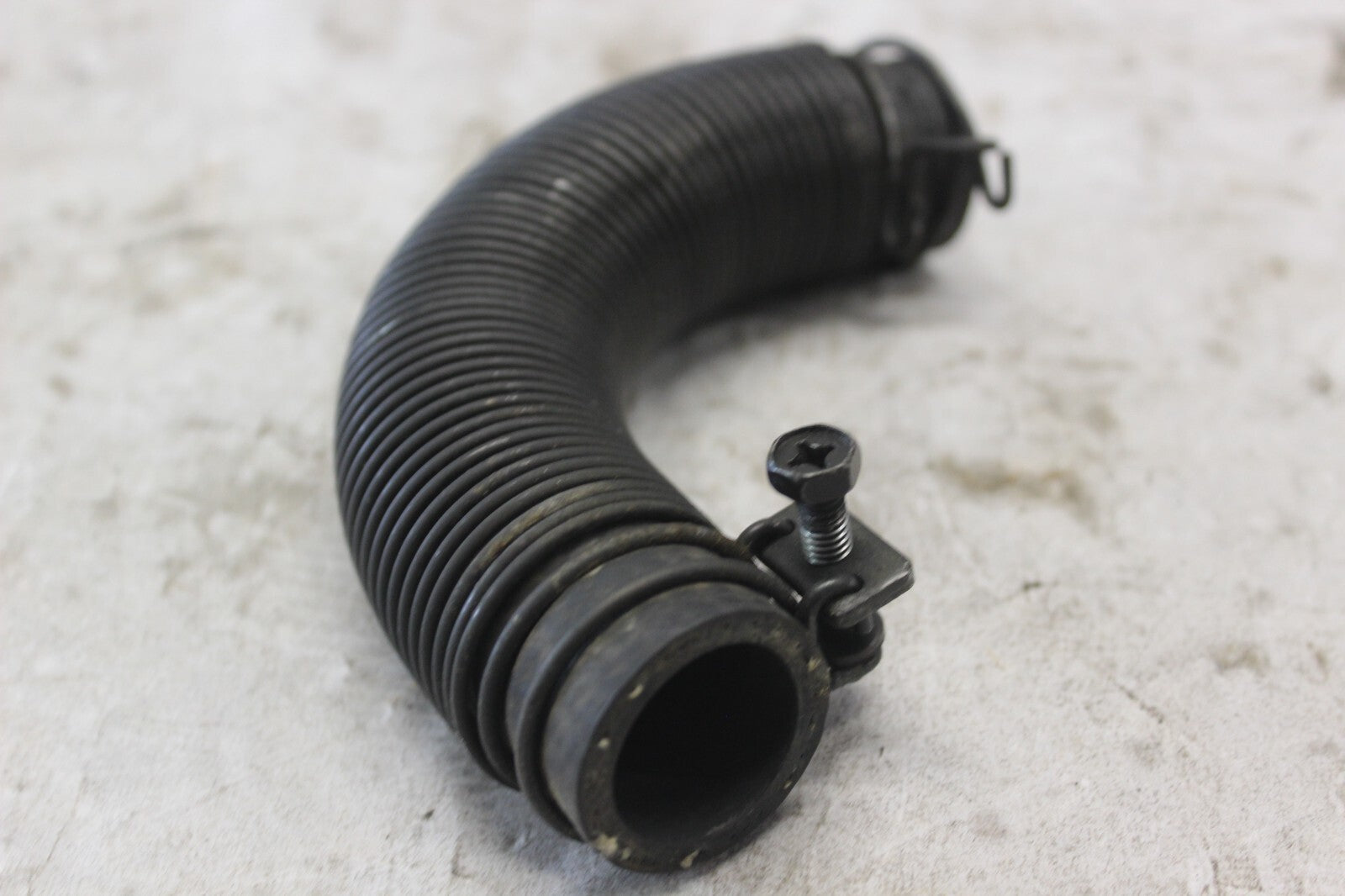 UPPER WATER HOSE 19501-431-000 1982 HONDA GOLDWING GL1100A
