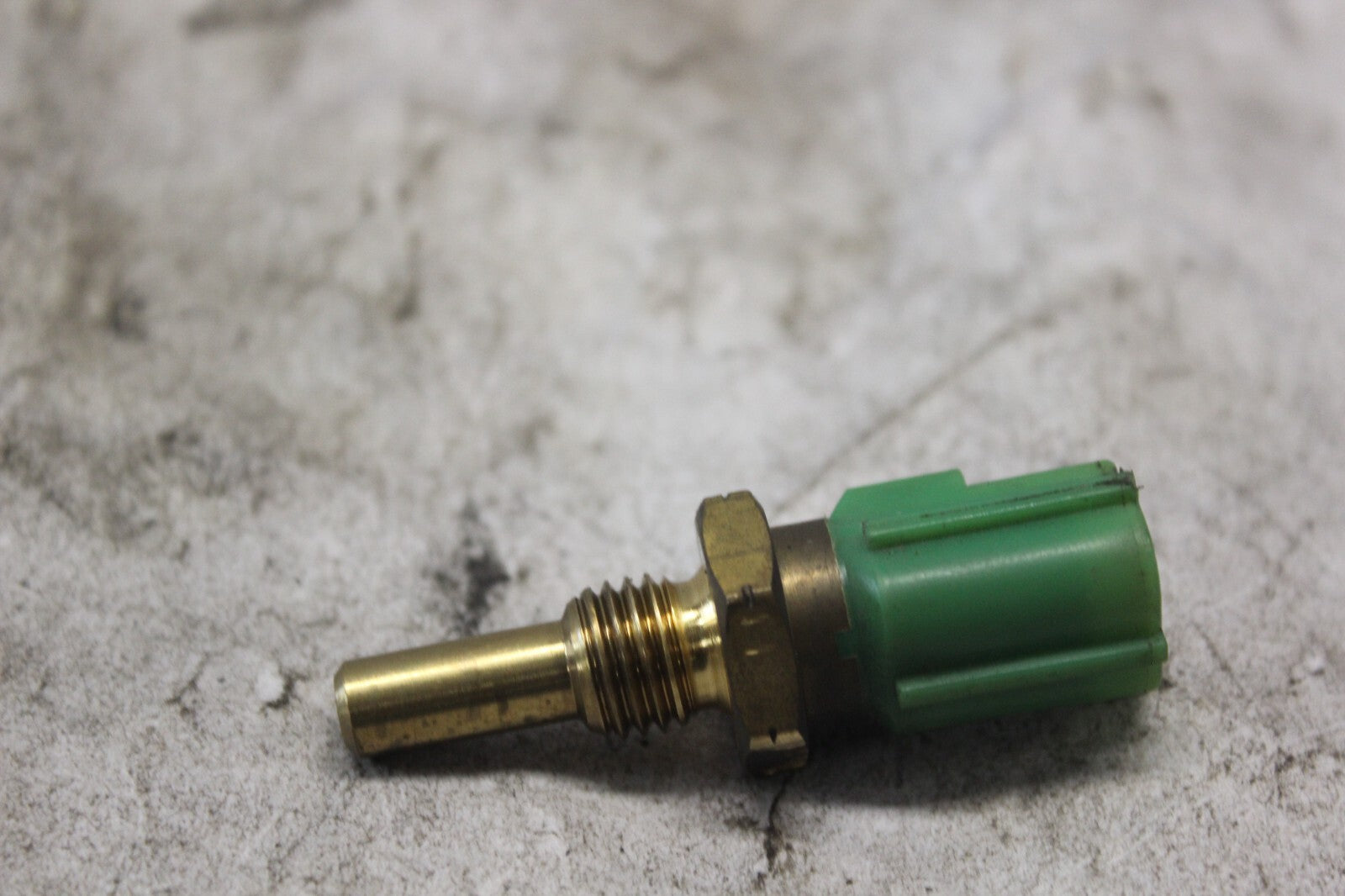 AIR TEMP SENSOR 13650-61B00 2002 SUZUKI HAYABUSA GSX1300R