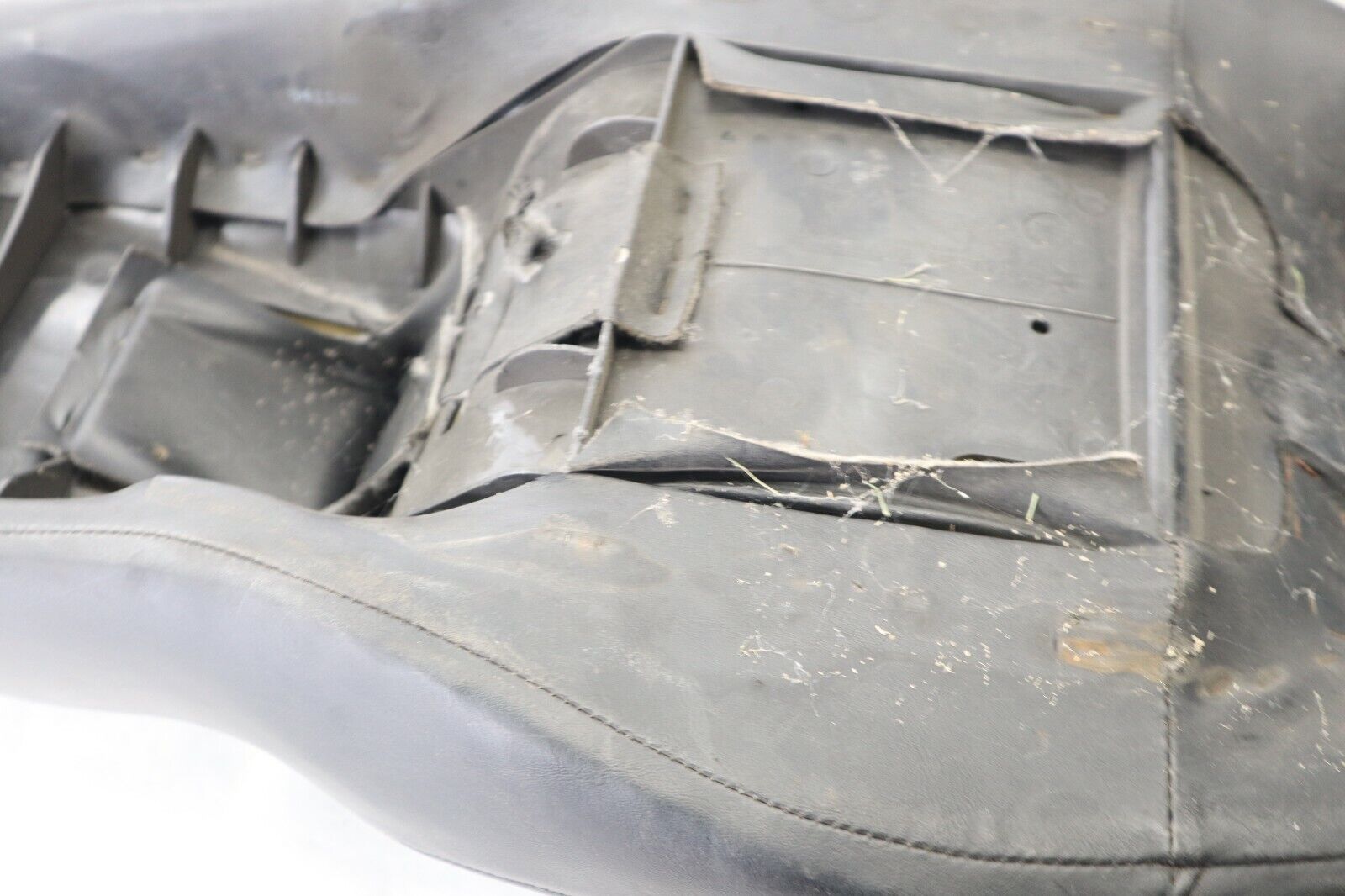 OEM Harley Davidson 2 Up Seat 6 Gallon Fuel Tank 2009 Ultra Black 52320-11