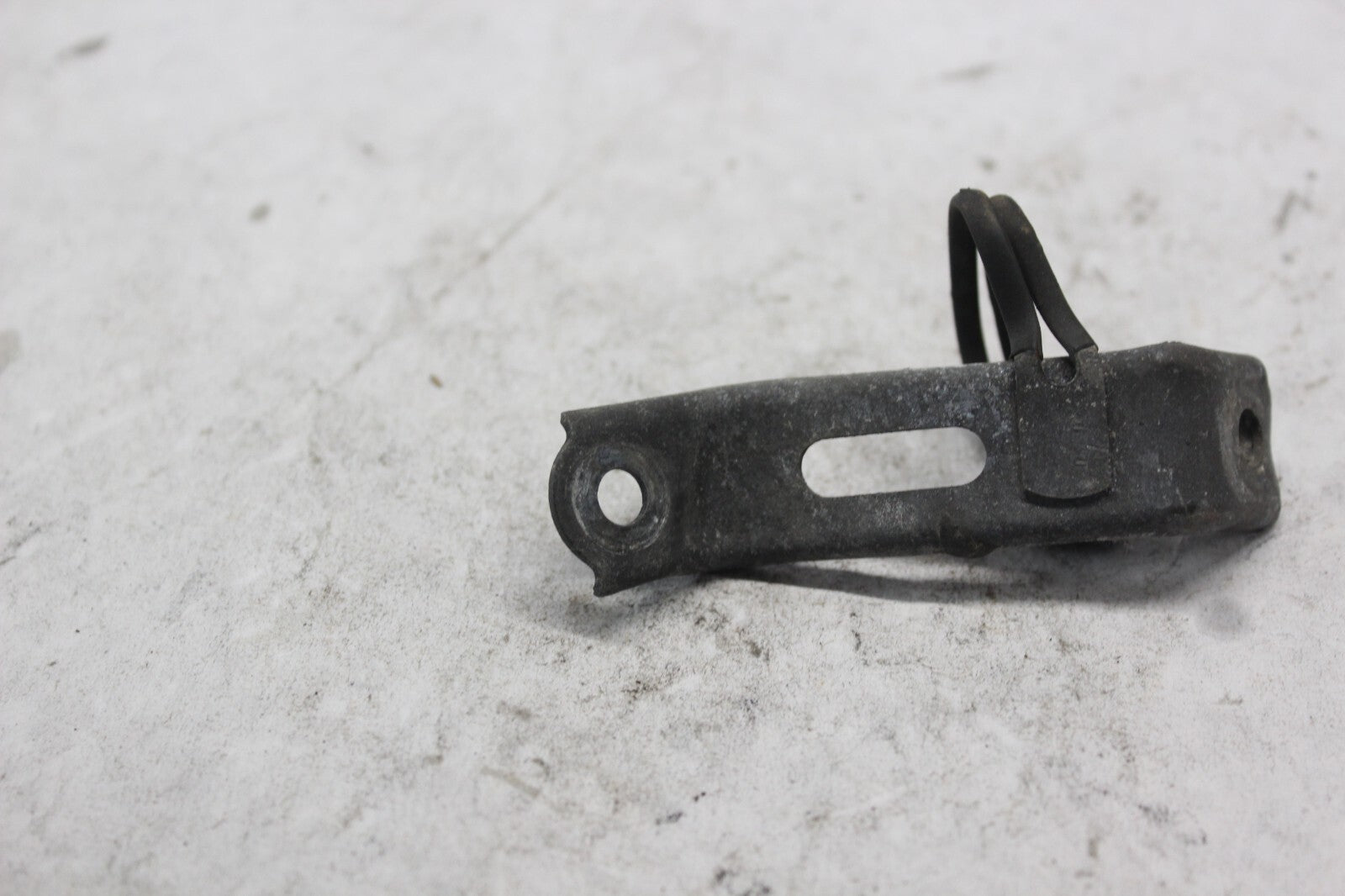 RIGHT LOWER COWL STAY 64546-MW0-000 1998 HONDA CBR900RR