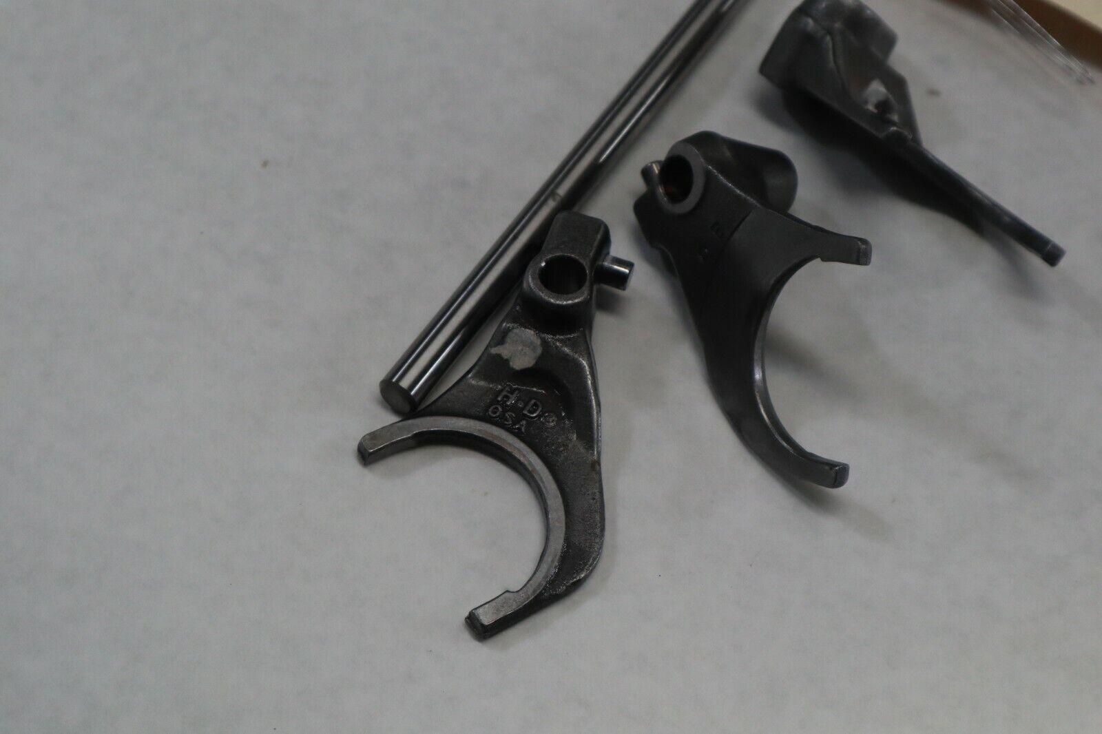 OEM Harley Davidson Trans Shifter Shaft Forks 2005 Road King Blk/Red 34191-79