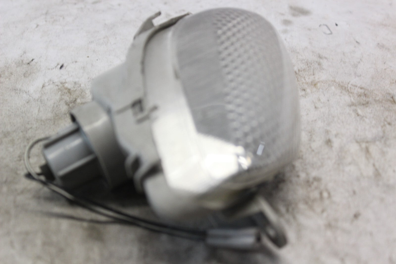 FRONT LEFT TURN SIGNAL ASSY 35602-24F00 2002 SUZUKI HAYABUSA GSX1300R