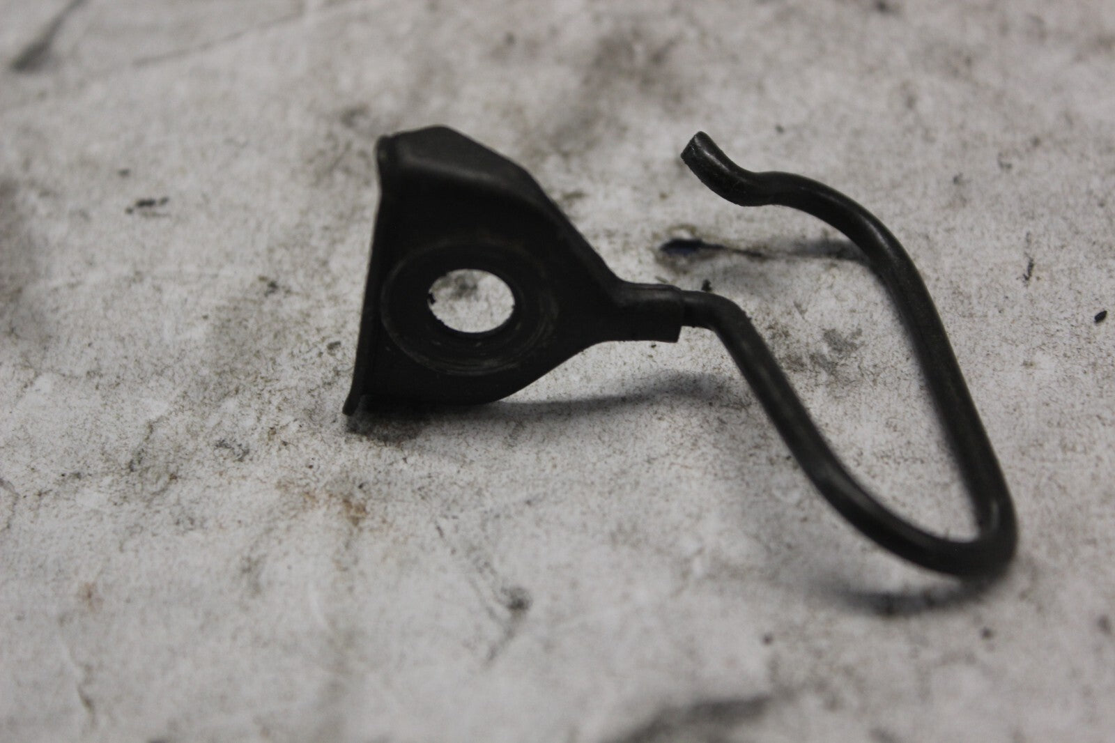 FRONT RIGHT CABLE GUIDE 17908-MA1-000 1982 HONDA GL500I SILVERWING