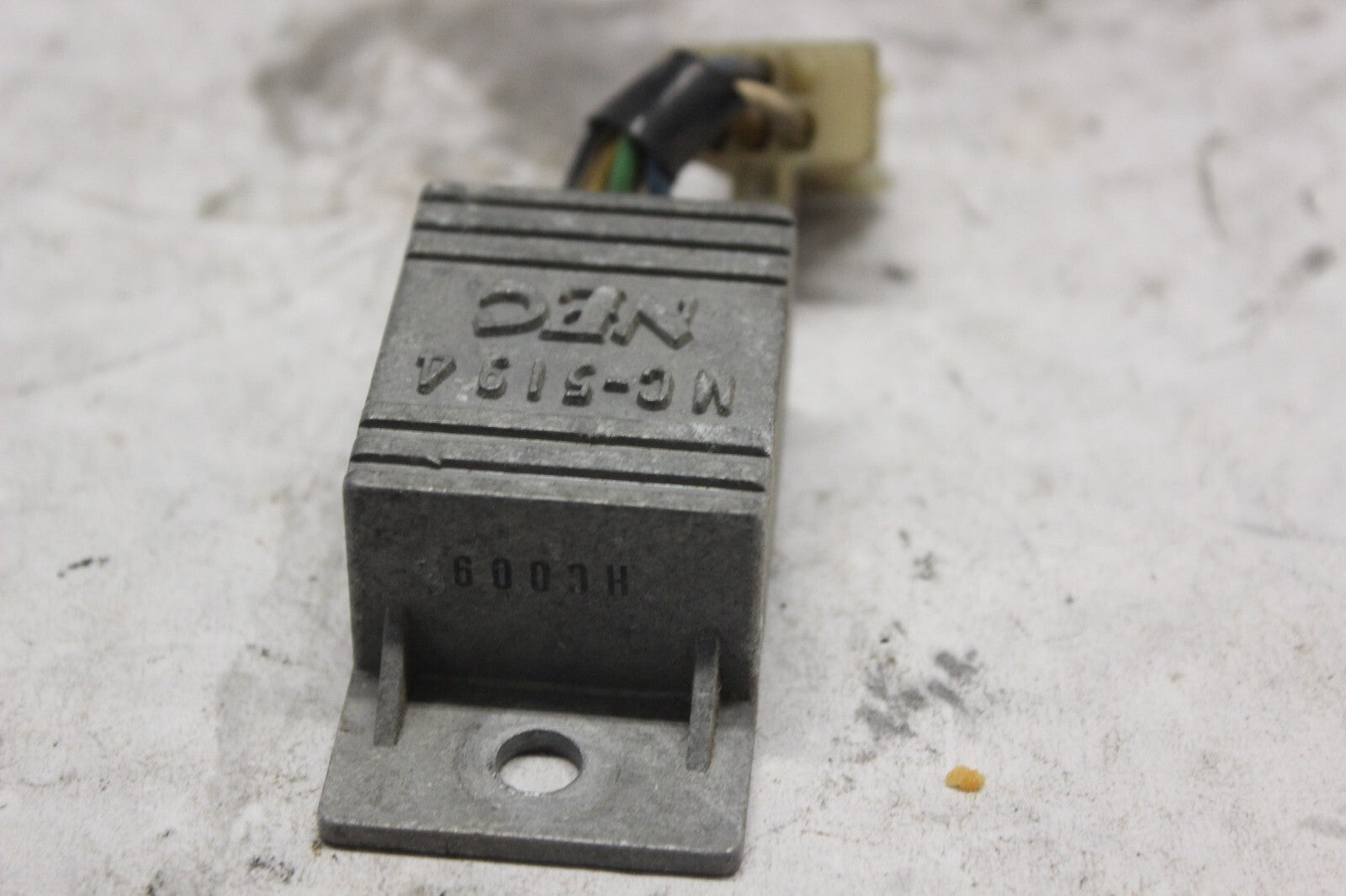 SPARK UNIT (NEC MC-5194) 30400-MA1-155 1982 HONDA GL500I SILVERWING