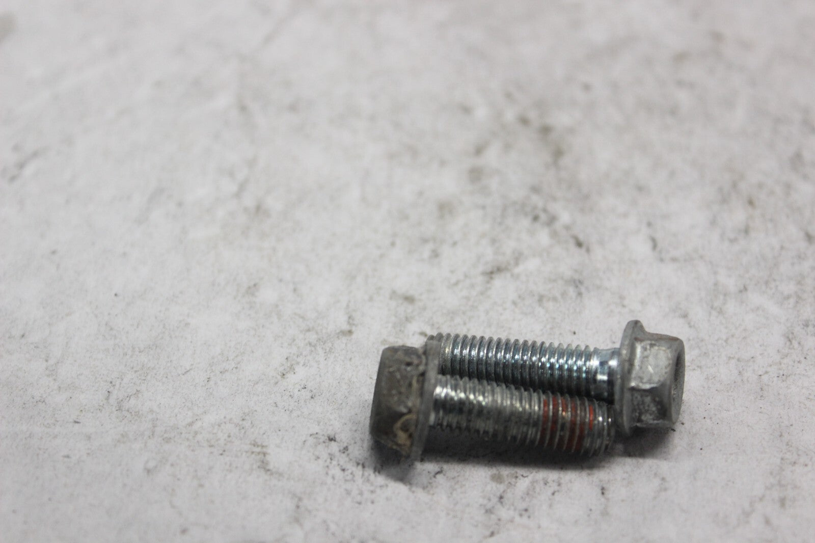 PASSENGER STEP HOLDER BOLT 2PCS 96400-08028-00 1998 HONDA CBR900RR