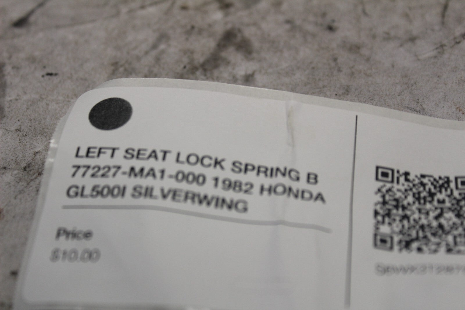 LEFT SEAT LOCK SPRING B 77227-MA1-000 1982 HONDA GL500I SILVERWING