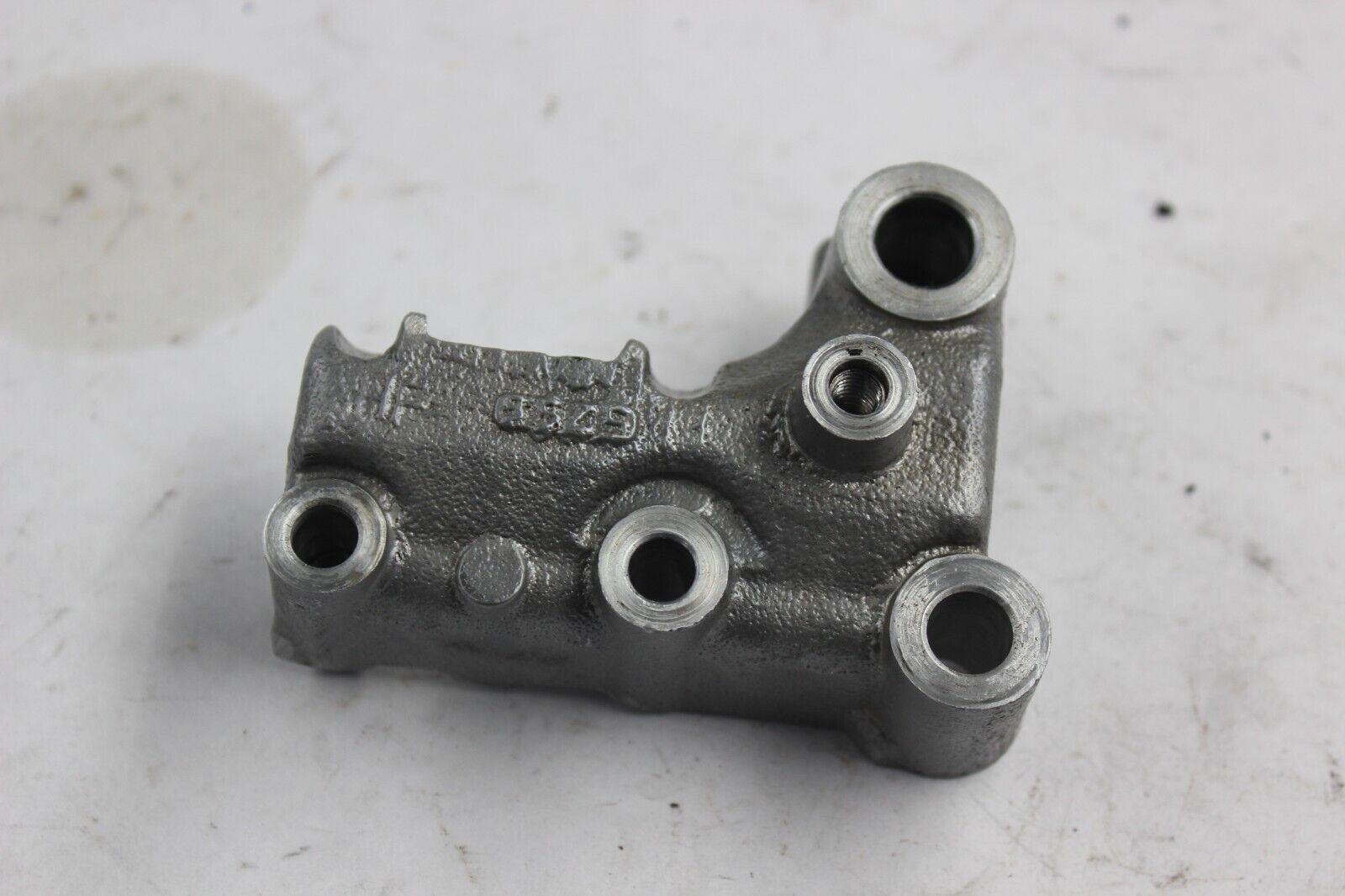 CAMSHAFT HOLDER B 12212-MB4-030 1986 HONDA V65 MAGNA VF1100C