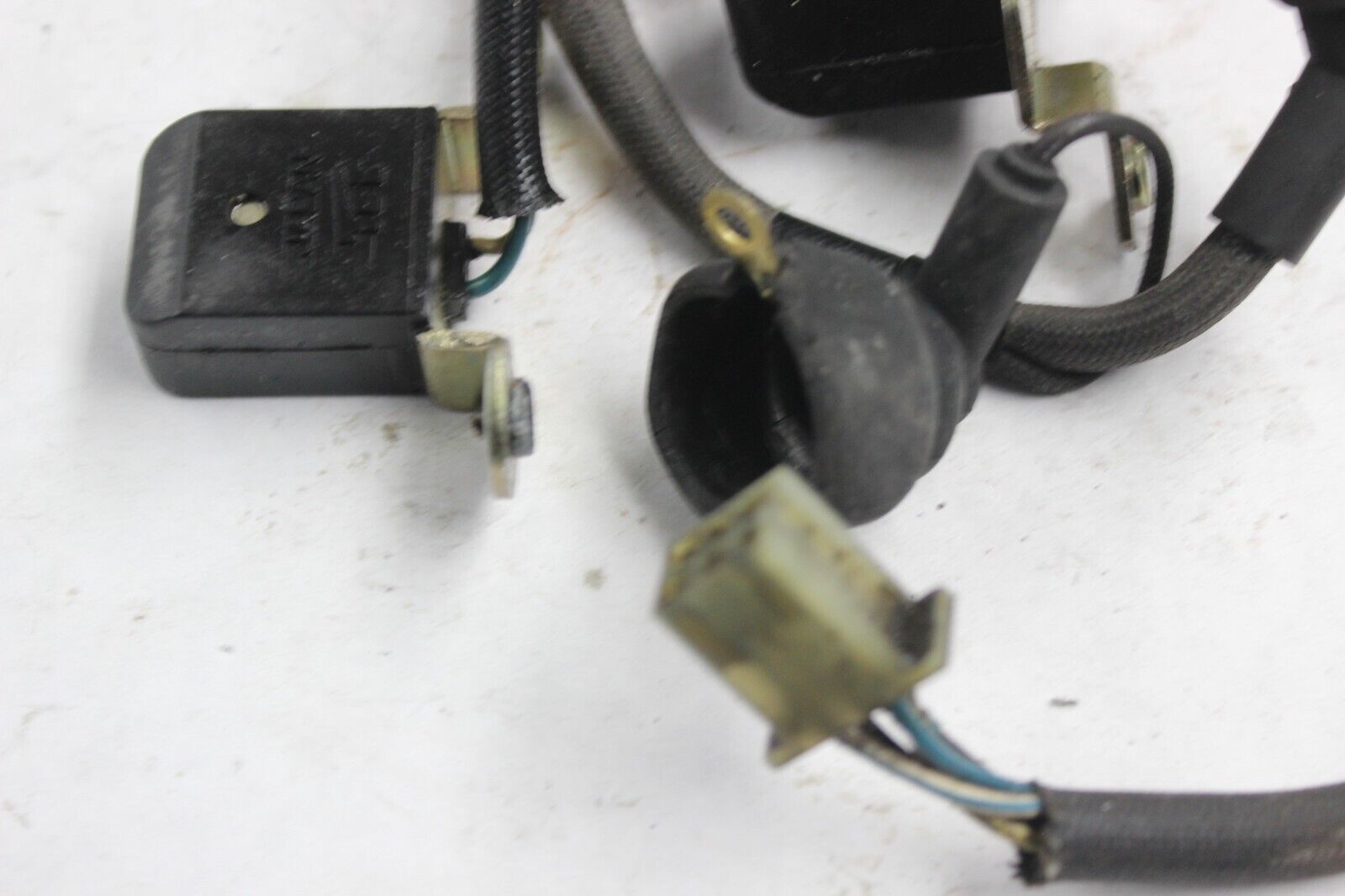 PULSE GENERATOR ASSY 30300-MB4-174 1986 HONDA V65 MAGNA VF1100C