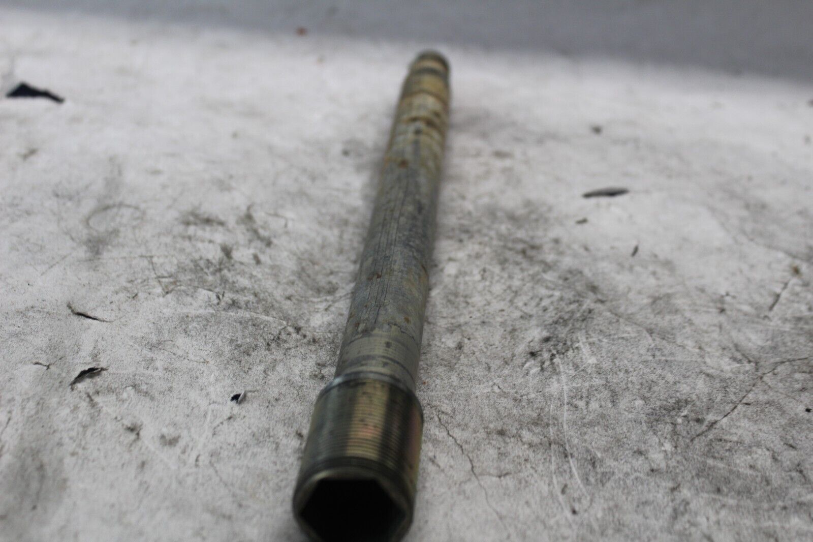 SWINGARM PIVOT SHAFT 2C0-22141-10-00 2007 YAMAHA R6 YZFR6