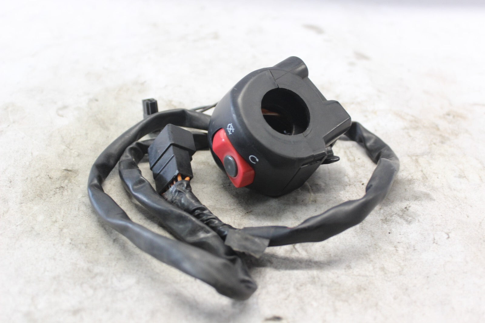 Handle Switch Assy. RIGHT #37200-33E31 2002 SUZUKI HAYABUSA GSX1300R