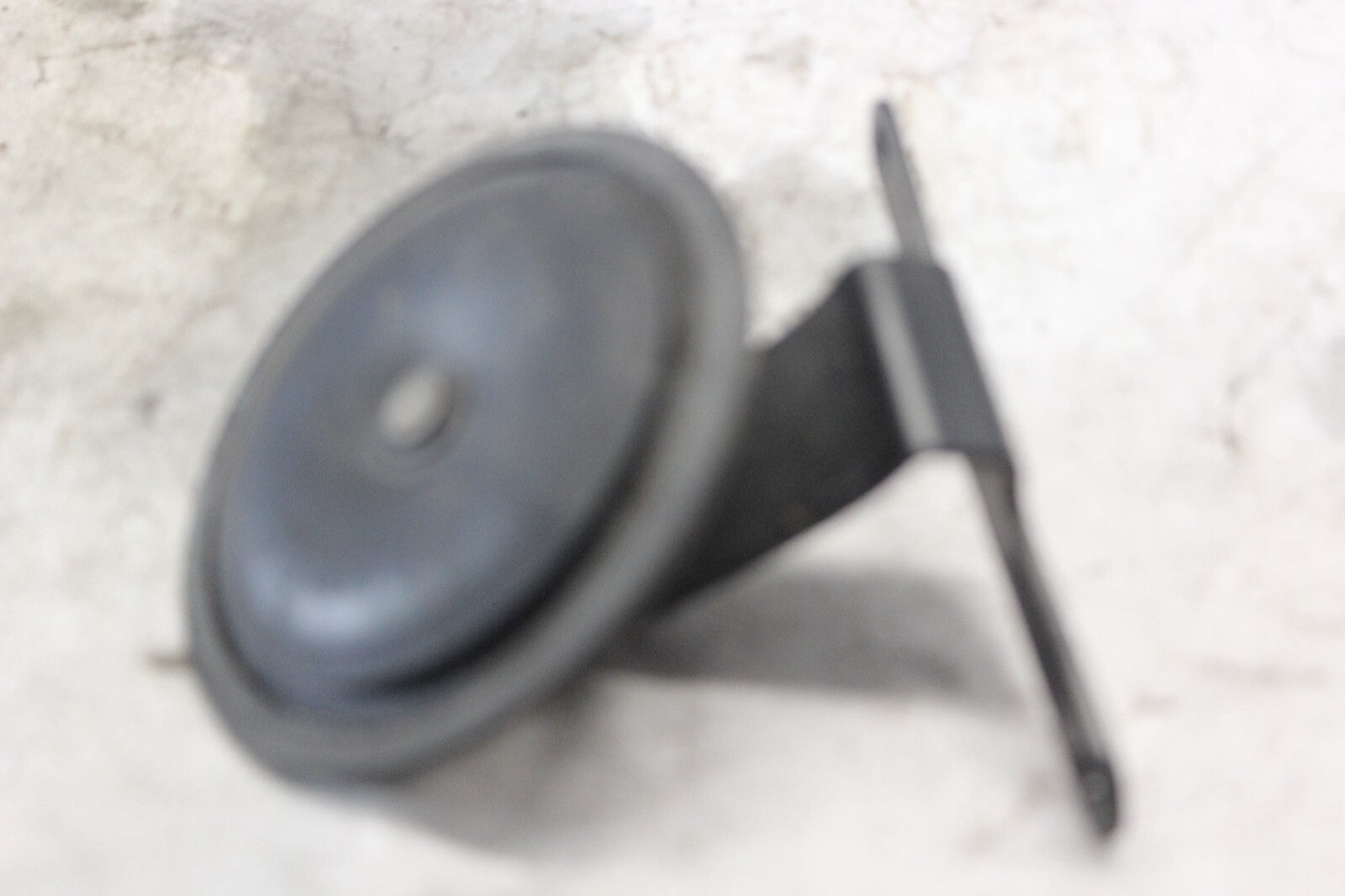 Horn 12v 3amp 105db TESTED/ WORKS 38500-24F00 2002 SUZUKI HAYABUSA GSX1300R