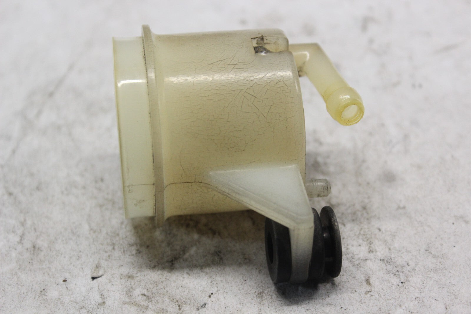 FRONT MASTER CYLINDER OIL CUP 45511-KV3-016 1998 HONDA CBR900RR