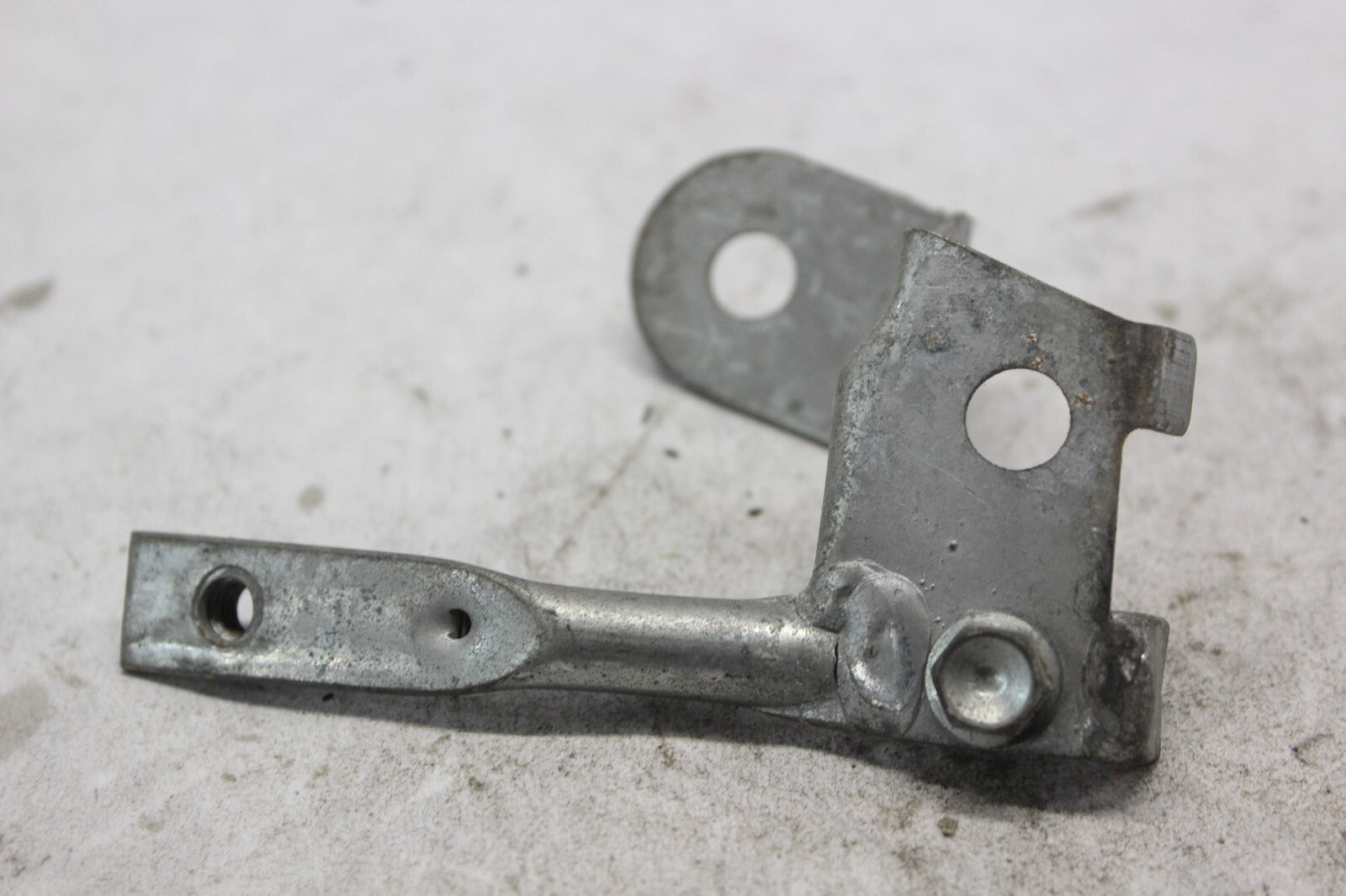 LEFT SIDE COVER STAY 50202-MAE-000 1998 HONDA CBR900RR