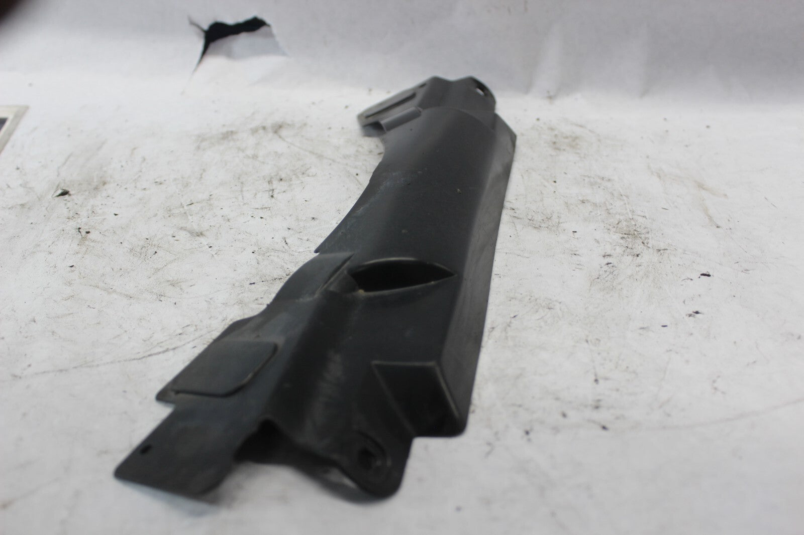 FRONT LOWER COWL COVER 94457-40F00 2002 SUZUKI GSX-R1000