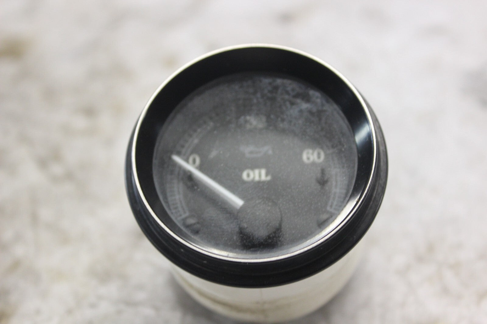OIL PRESSURE GAUGE 75032-99 2000 H-D ELECTRAGLIDE FLHT