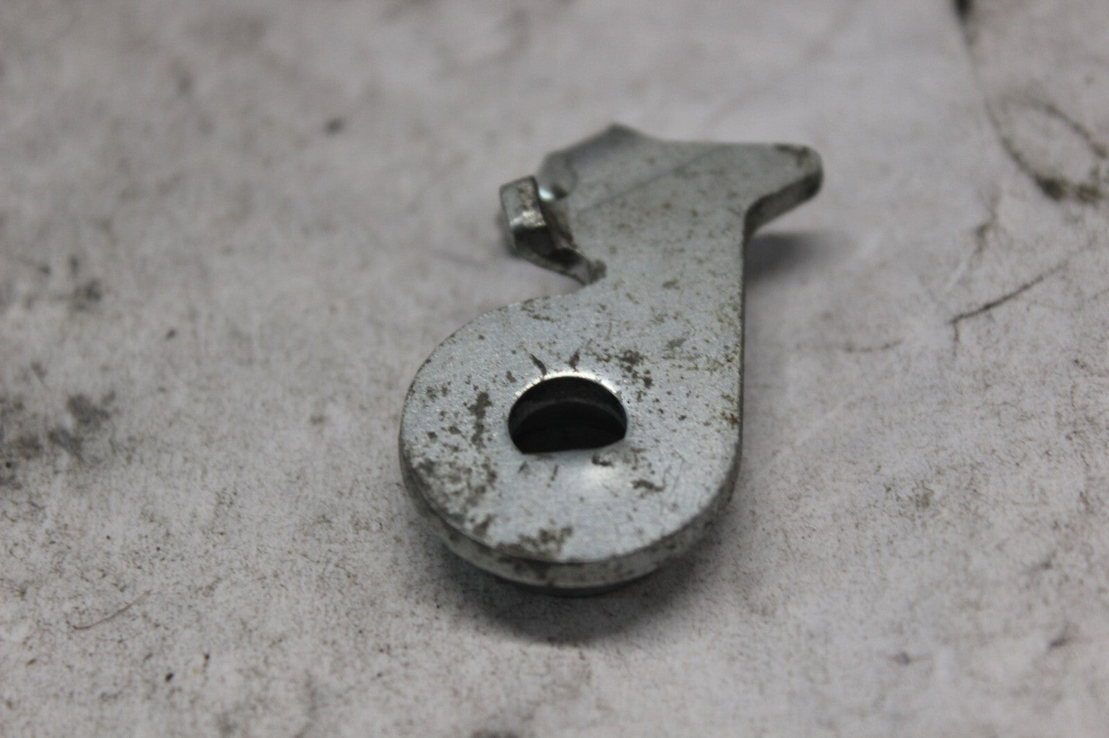 LEFT SEAT LOCK PLATE 77223-MA1-000 1982 HONDA GL500I SILVERWING