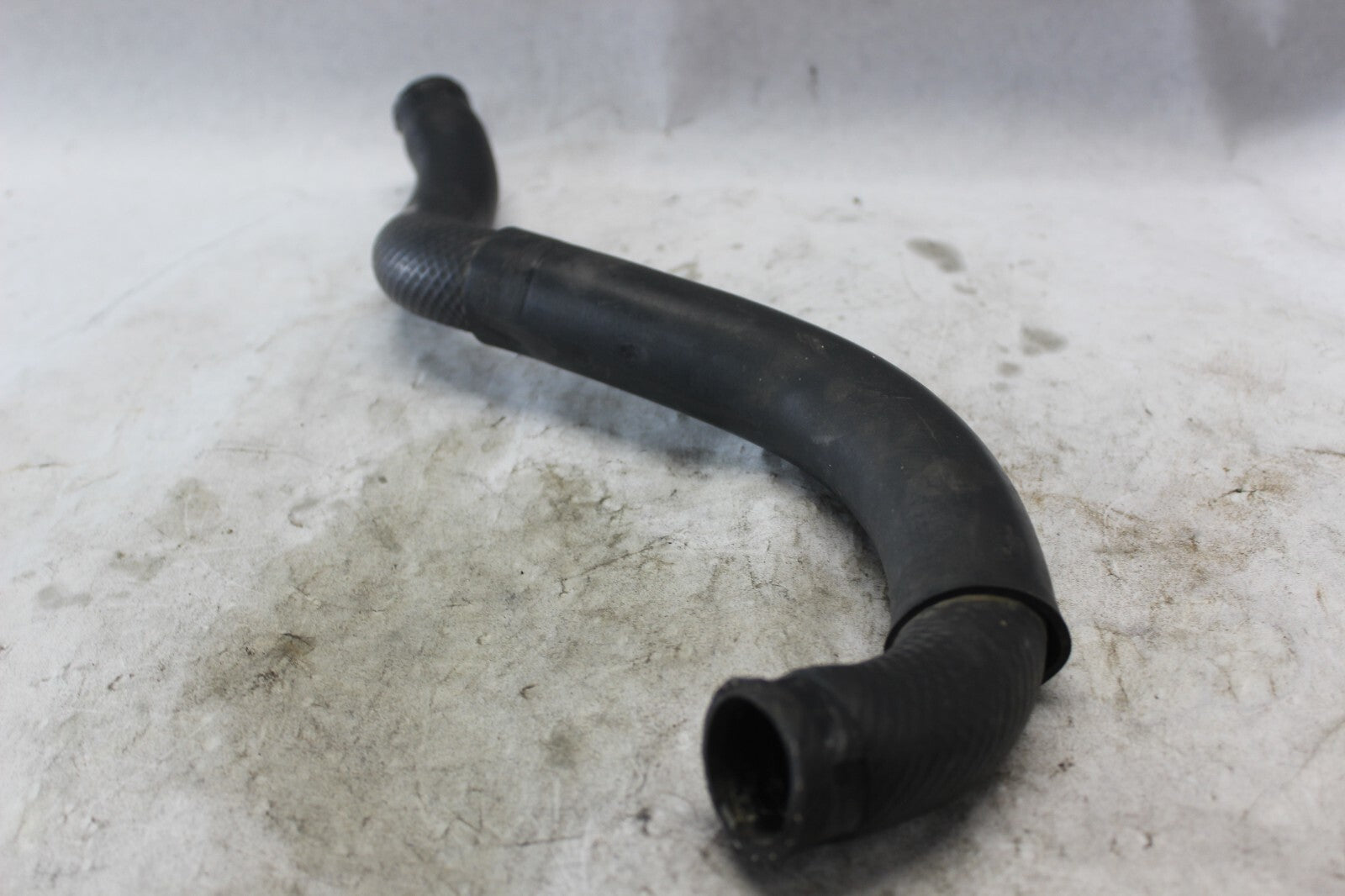 Radiator Outlet Hose 17852-24F00 2002 SUZUKI HAYABUSA GSX1300R