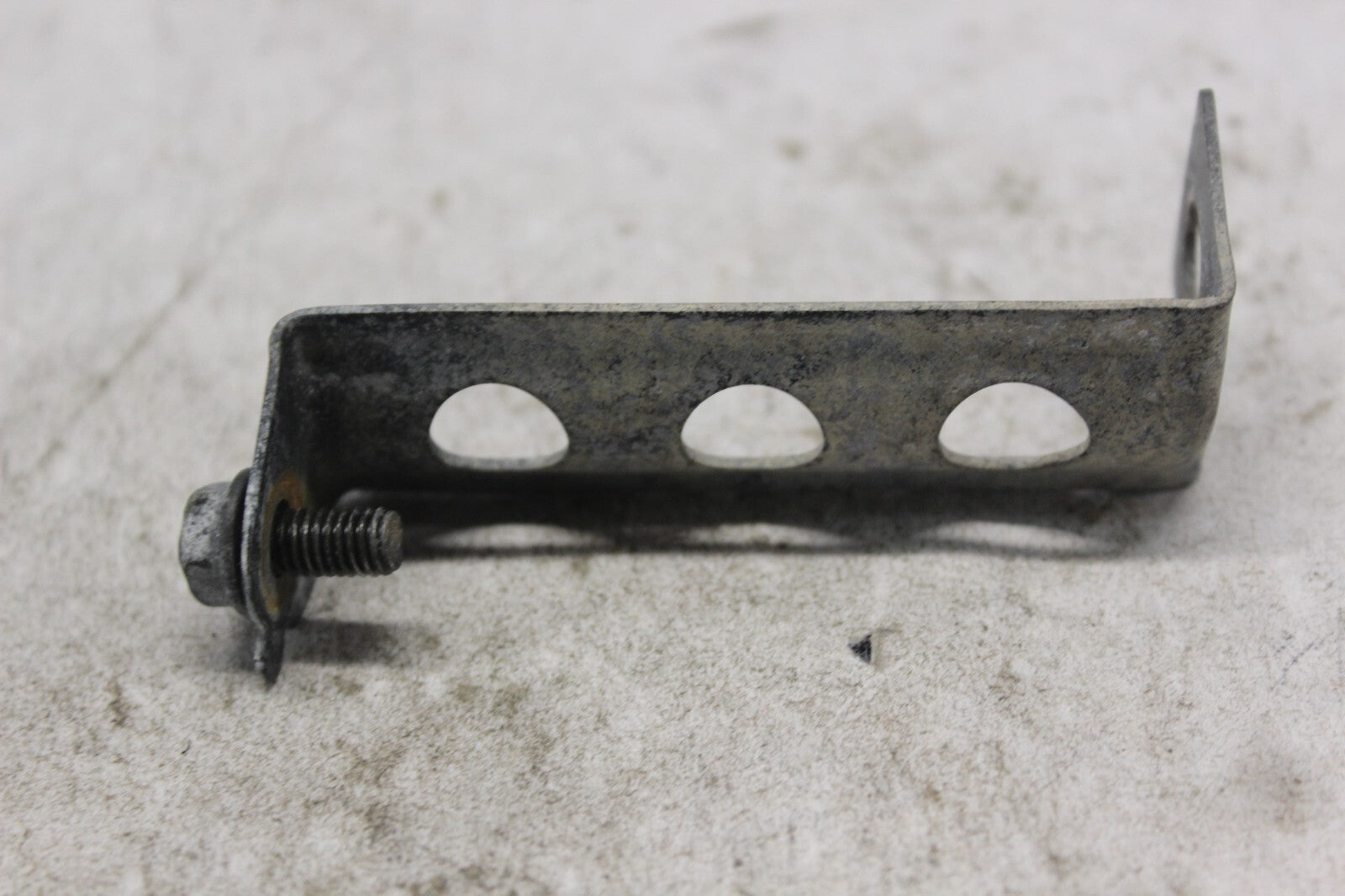 RIGHT MIDDLE COWL STAY 64531-MW0-000 1998 HONDA CBR900RR