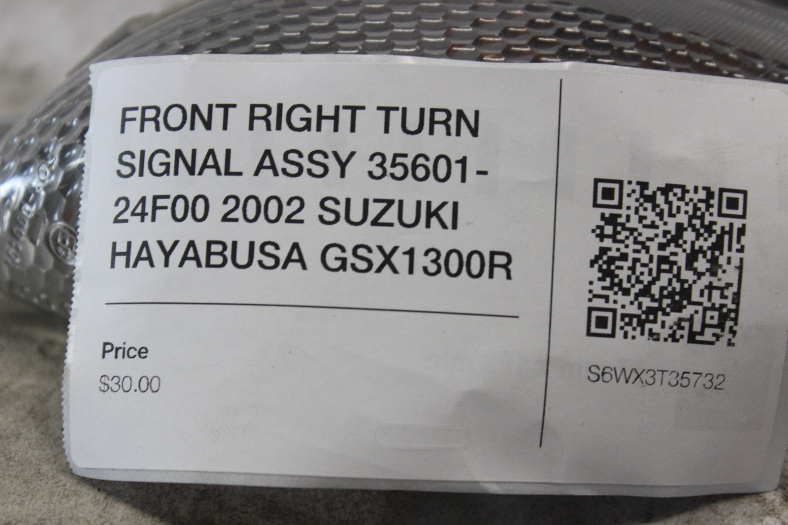 FRONT RIGHT TURN SIGNAL ASSY 35601-24F00 2002 SUZUKI HAYABUSA GSX1300R