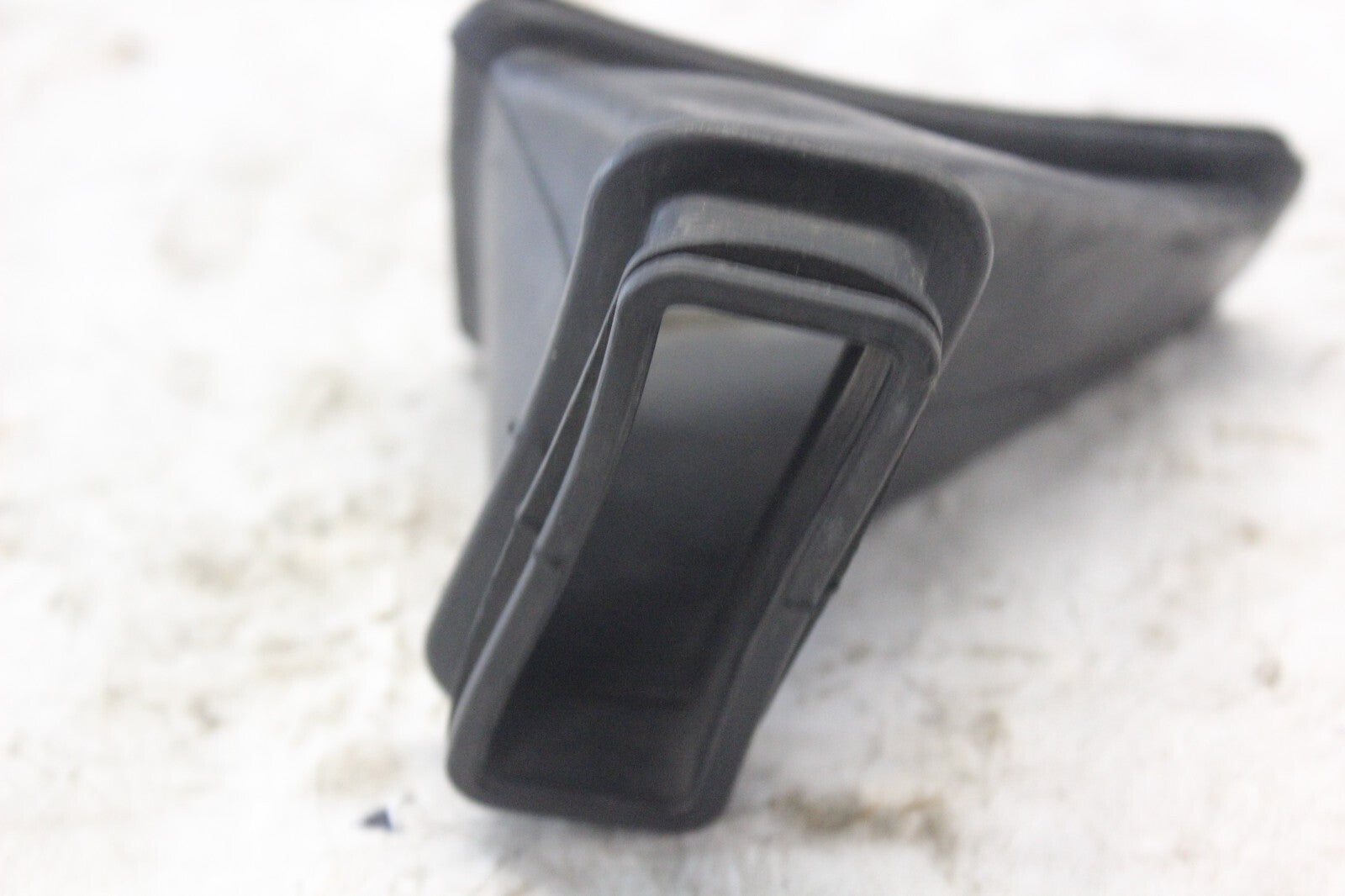 LEFT AIR DUCT TUBE 64276-463-770 1982 HONDA GOLDWING GL1100A
