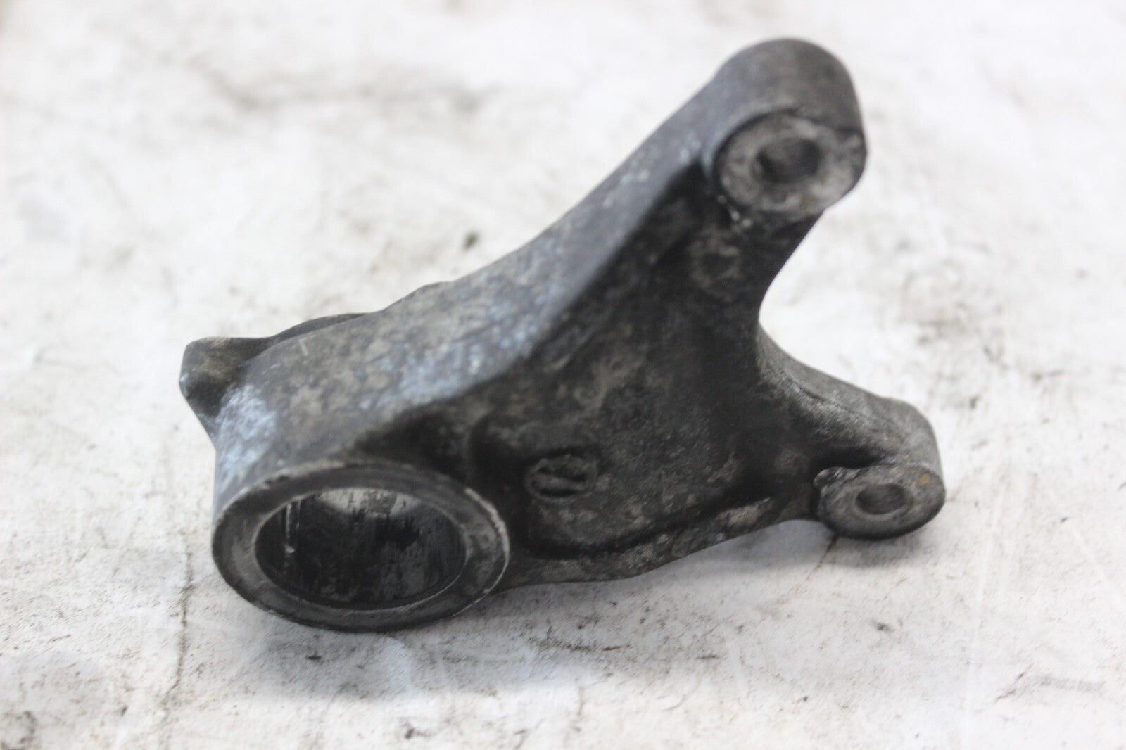 REAR CALIPER BRACKET 69721-40F00 2002 SUZUKI GSX-R1000