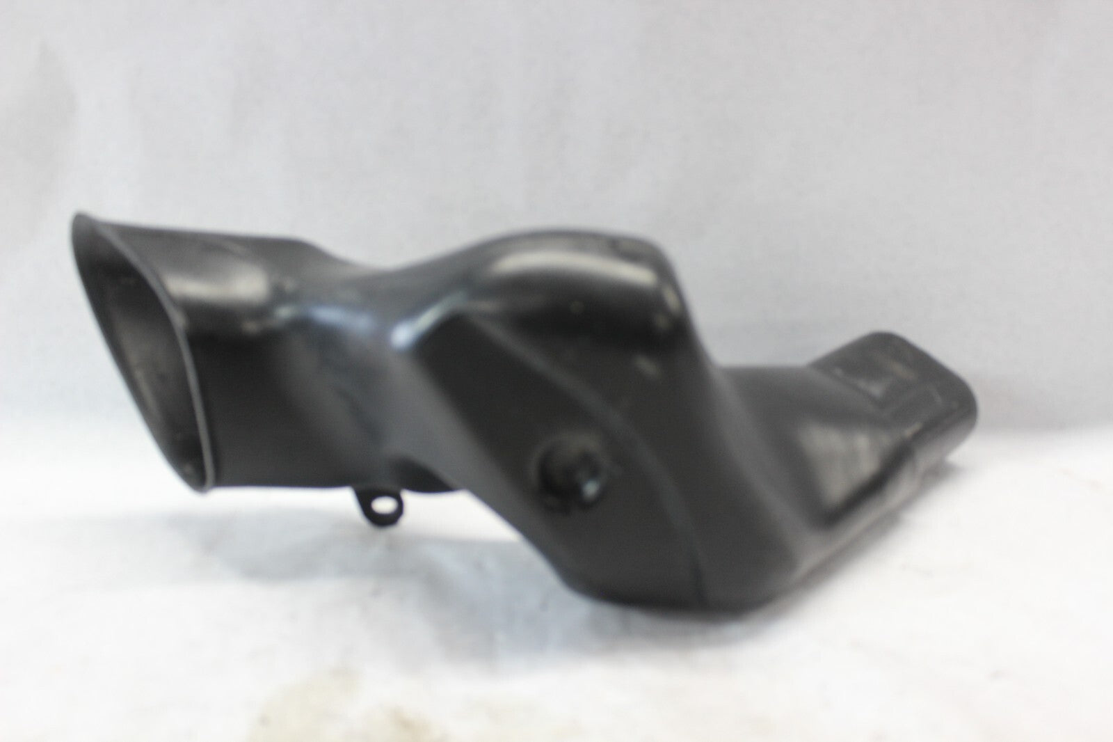 AIR INTAKE PIPE RIGHT 94421-24F01 2002 SUZUKI HAYABUSA GSX1300R