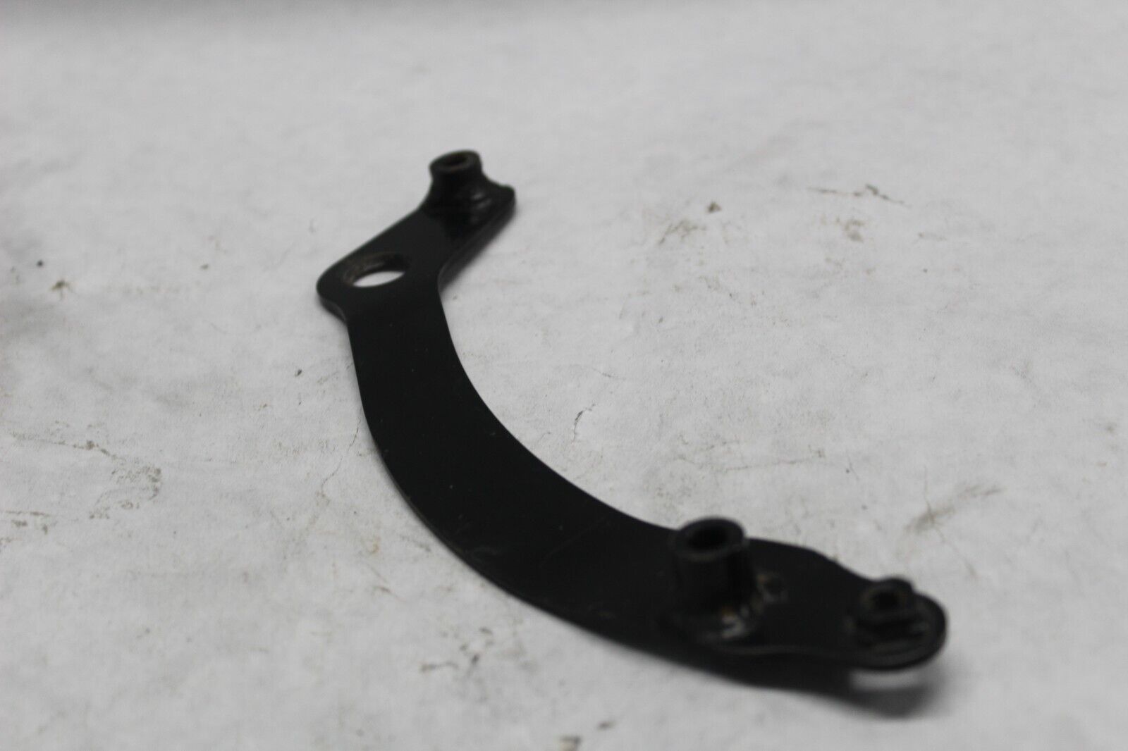 REAR AIR CLEANER BRACKET 13770-41F00 2003 SUZUKI VOLUSIA VL800